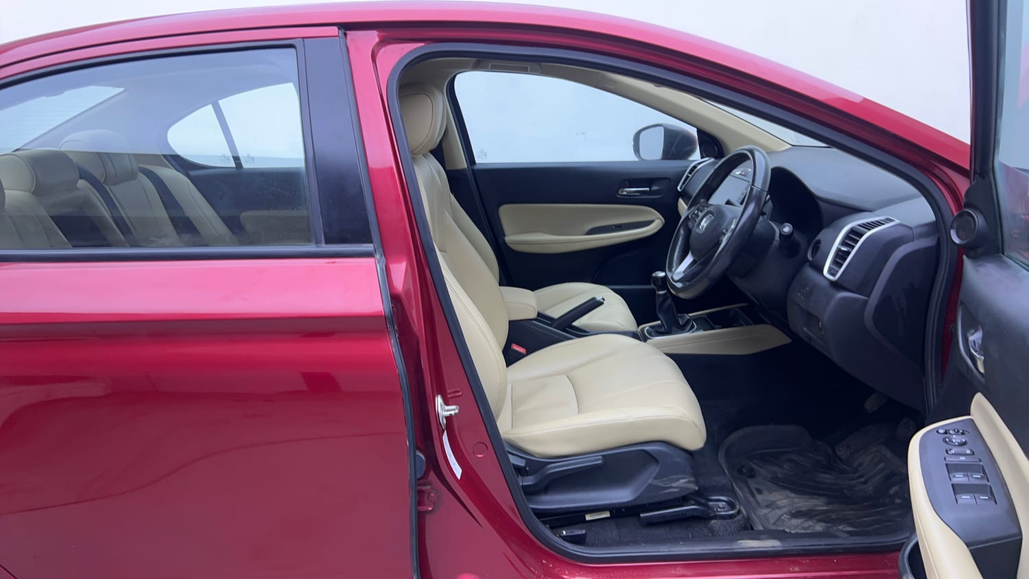 Used 2022 Honda City ZX Petrol Petrol Manual interior RIGHT SIDE FRONT DOOR CABIN VIEW