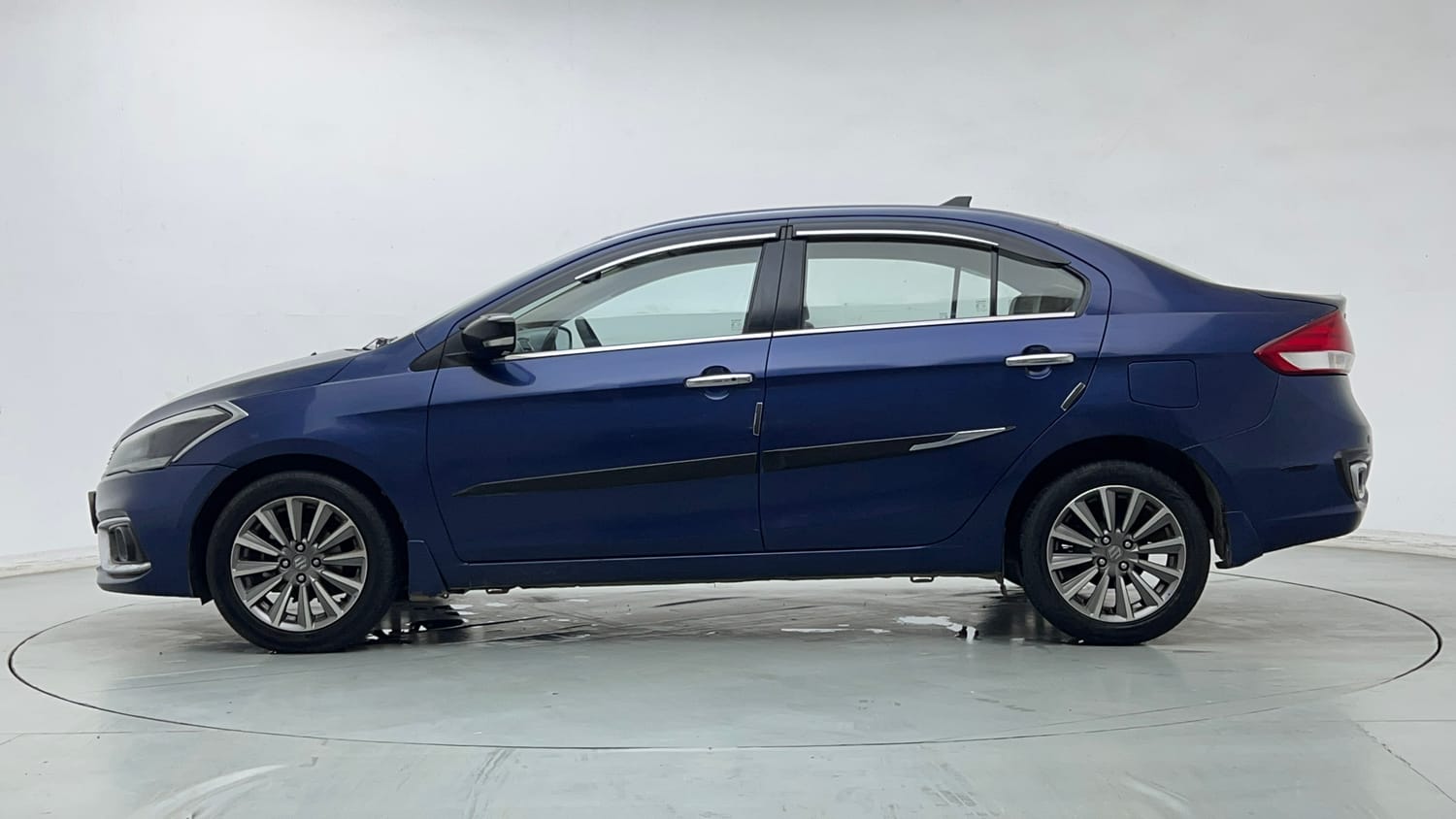 Used 2018 Maruti Suzuki Ciaz Alpha Hybrid 1.5 Petrol Manual exterior LEFT SIDE VIEW