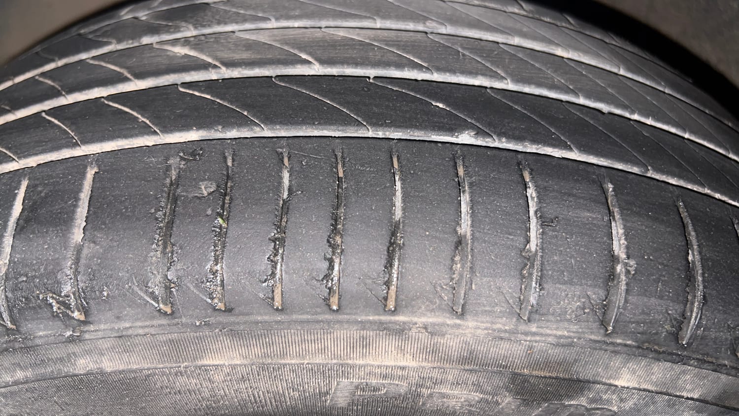 Used 2018 Honda BR-V V CVT Petrol Petrol Automatic tyres LEFT FRONT TYRE TREAD VIEW