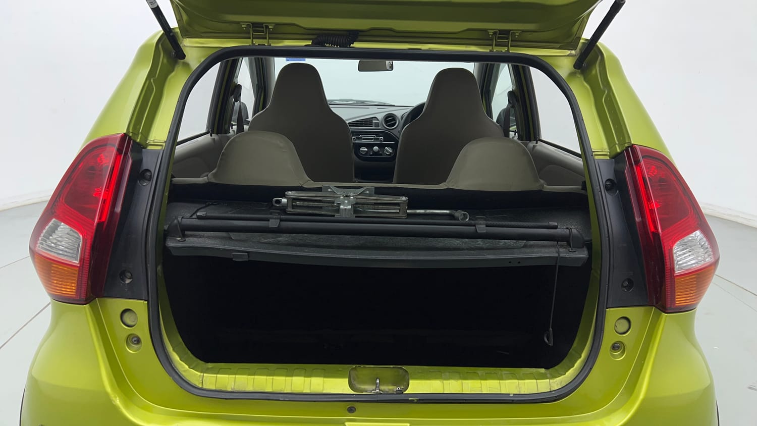 Used 2017 Datsun Redi-GO S Petrol Manual interior DICKY INSIDE VIEW