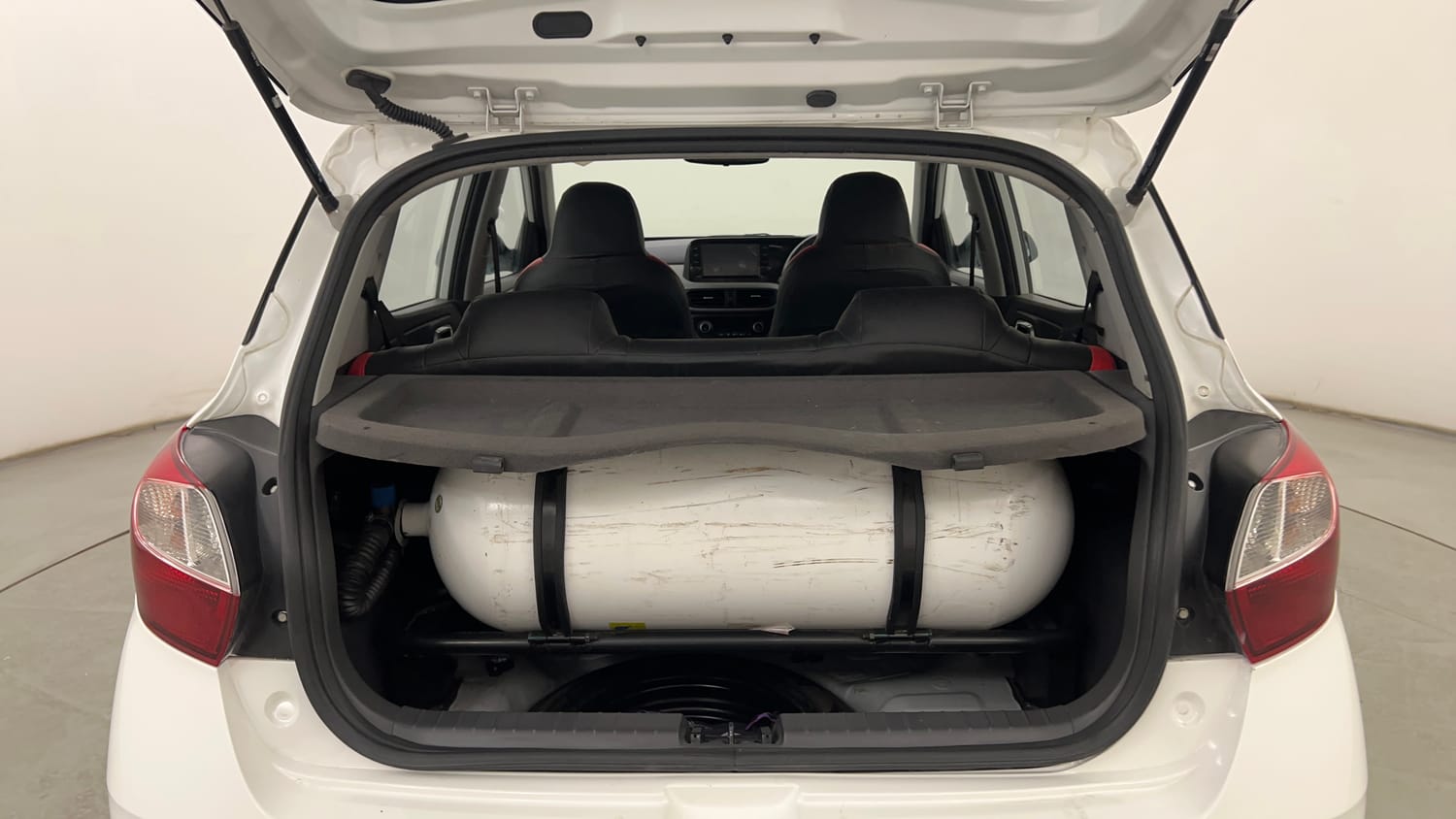 Used 2023 Hyundai Grand i10 Nios Sportz 1.2 Kappa VTVT CNG Cng Manual interior DICKY INSIDE VIEW