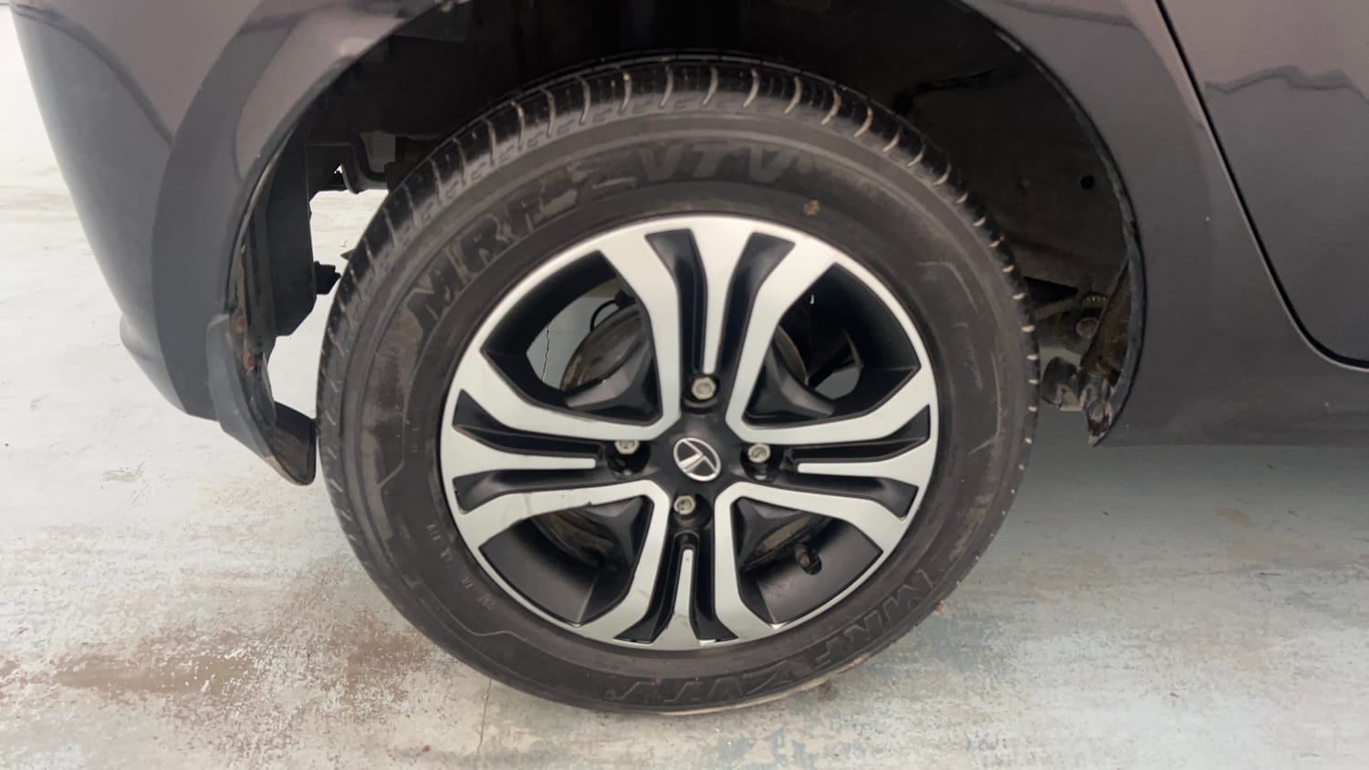 Used 2023 Tata Tiago XT Petrol Manual tyres RIGHT REAR TYRE RIM VIEW
