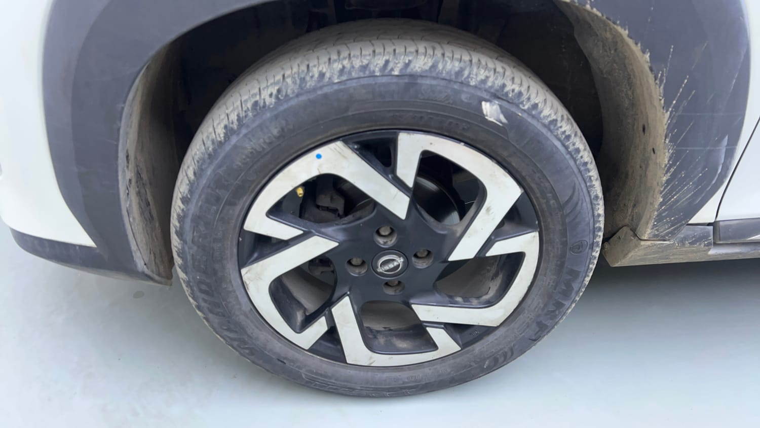 Used 2021 Nissan Magnite XV Premium Turbo CVT Petrol Automatic tyres LEFT FRONT TYRE RIM VIEW