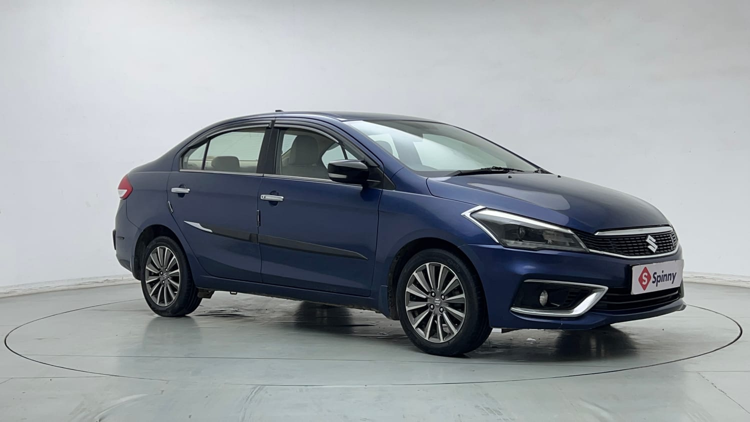 Used 2018 Maruti Suzuki Ciaz Alpha Hybrid 1.5 Petrol Manual exterior RIGHT FRONT CORNER VIEW
