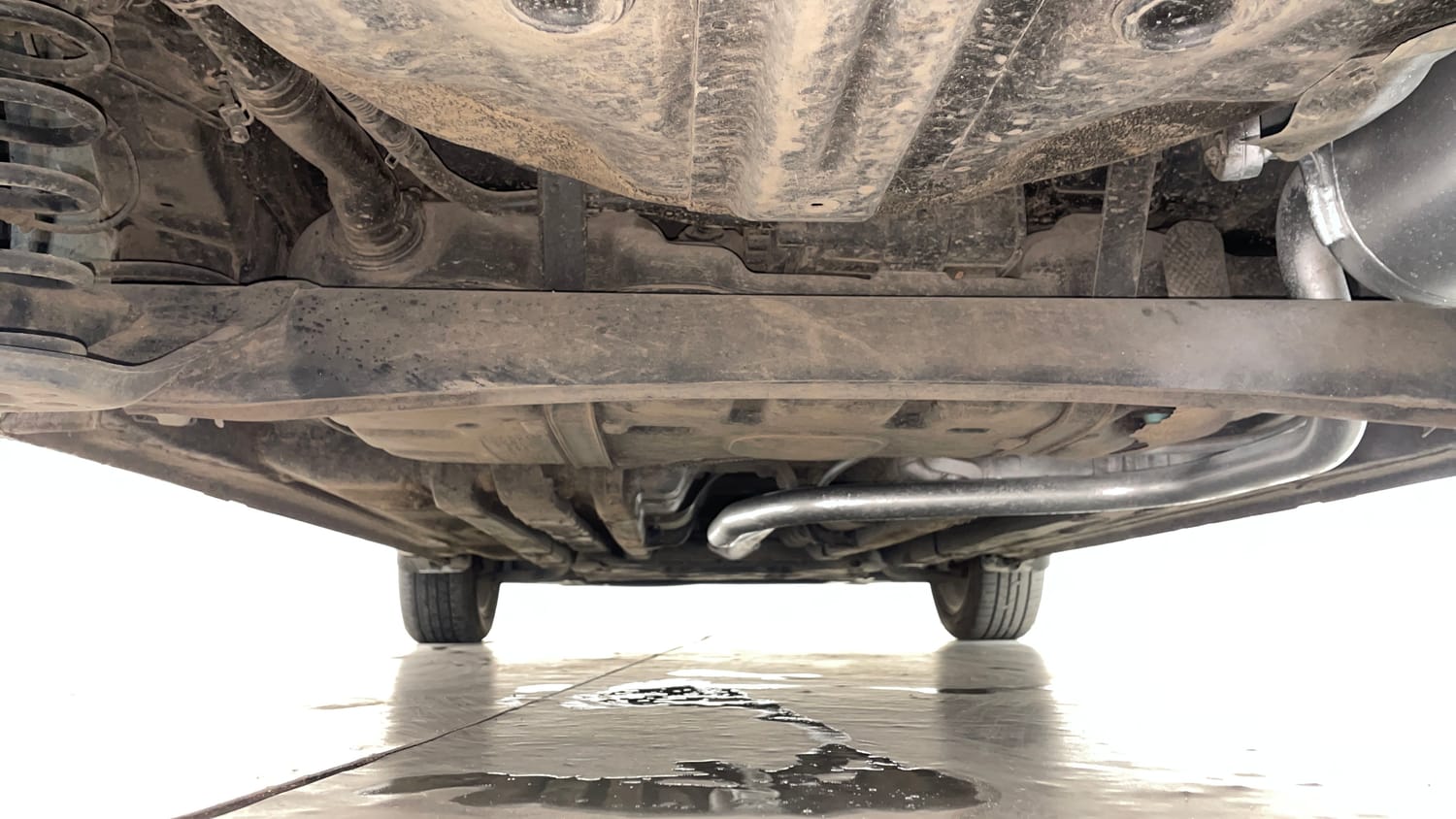 Used 2019 Hyundai Elite i20 Asta 1.2 (O) Petrol Manual extra REAR UNDERBODY VIEW (TAKEN FROM REAR)