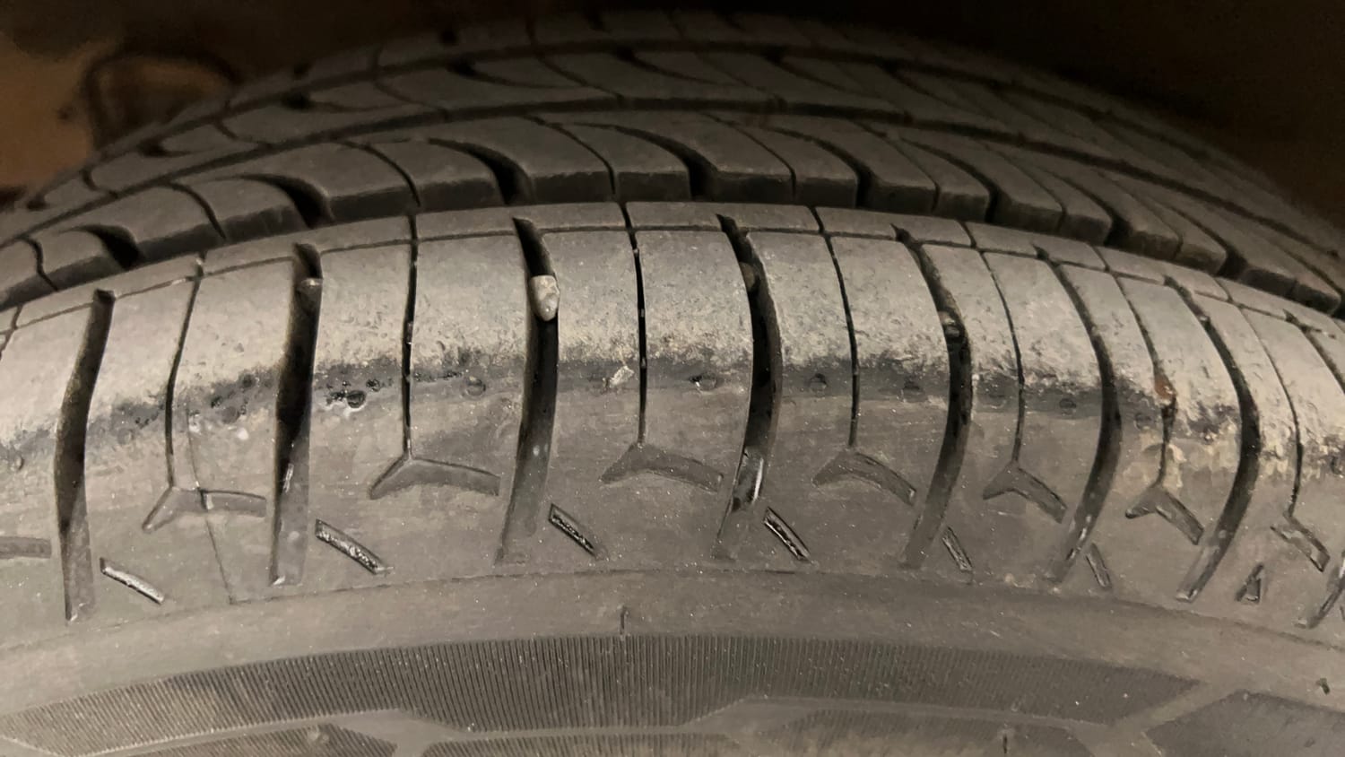 Used 2014 Hyundai Grand i10 Sportz 1.2 Kappa VTVT Petrol Manual tyres RIGHT REAR TYRE TREAD VIEW