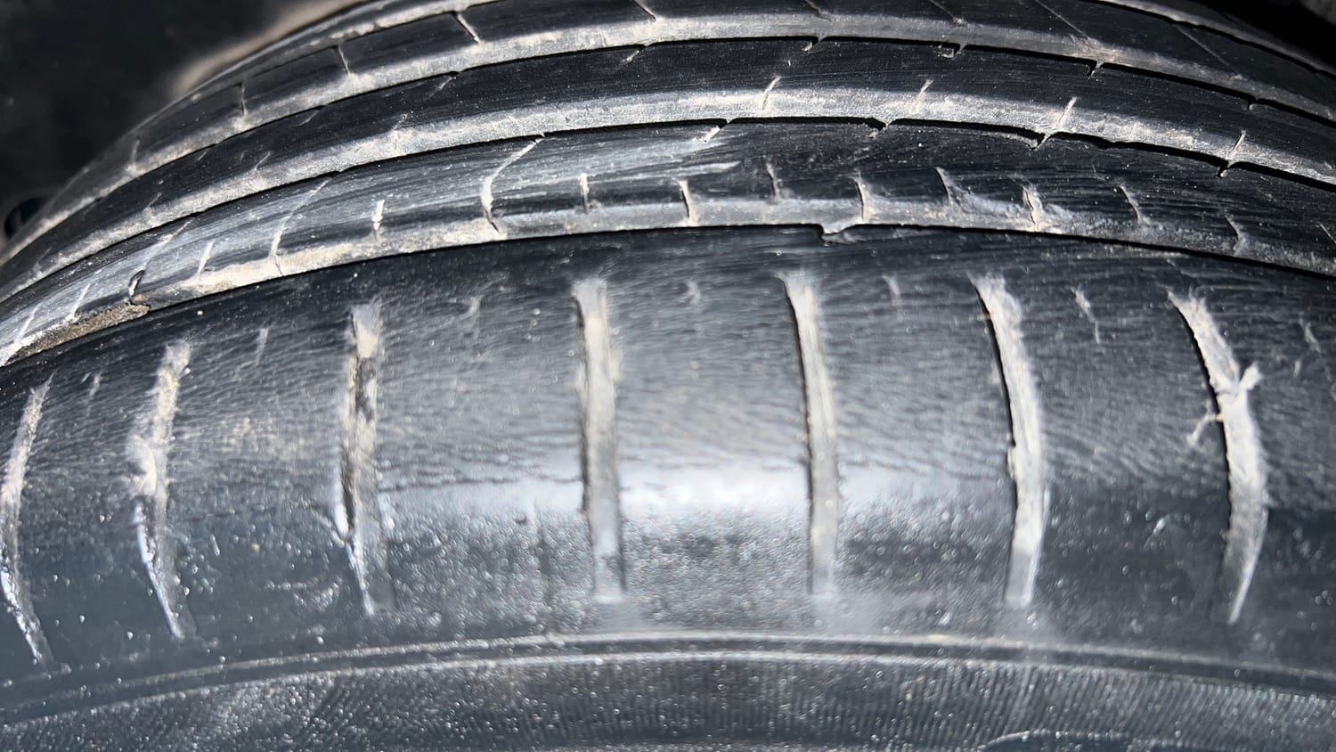 Used 2020 Maruti Suzuki Ciaz Alpha 1.5 AT Petrol Automatic tyres LEFT REAR TYRE TREAD VIEW