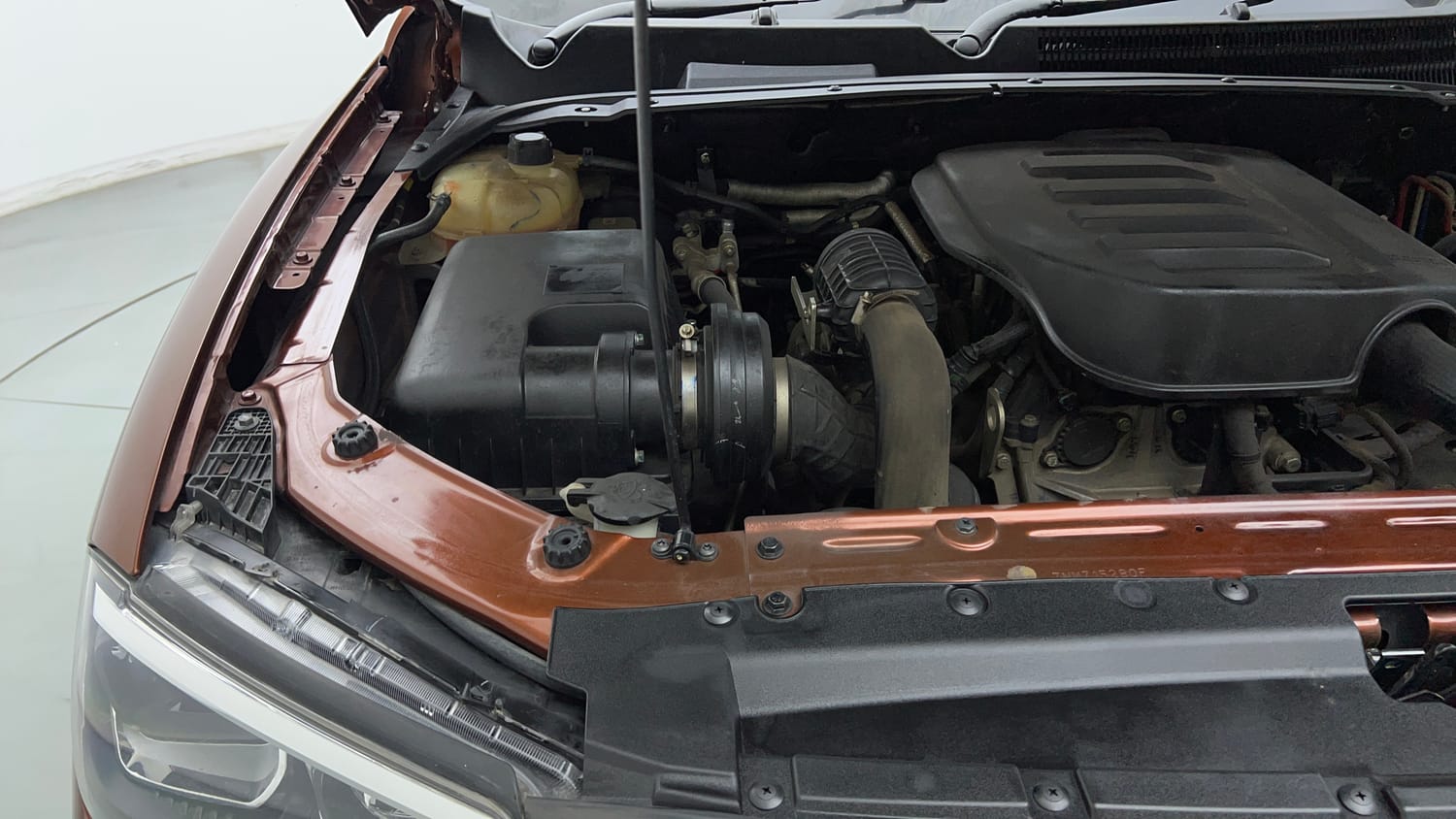 Used 2023 Mahindra Scorpio N Z8 L Petrol MT 7 STR Petrol Manual engine ENGINE RIGHT SIDE VIEW