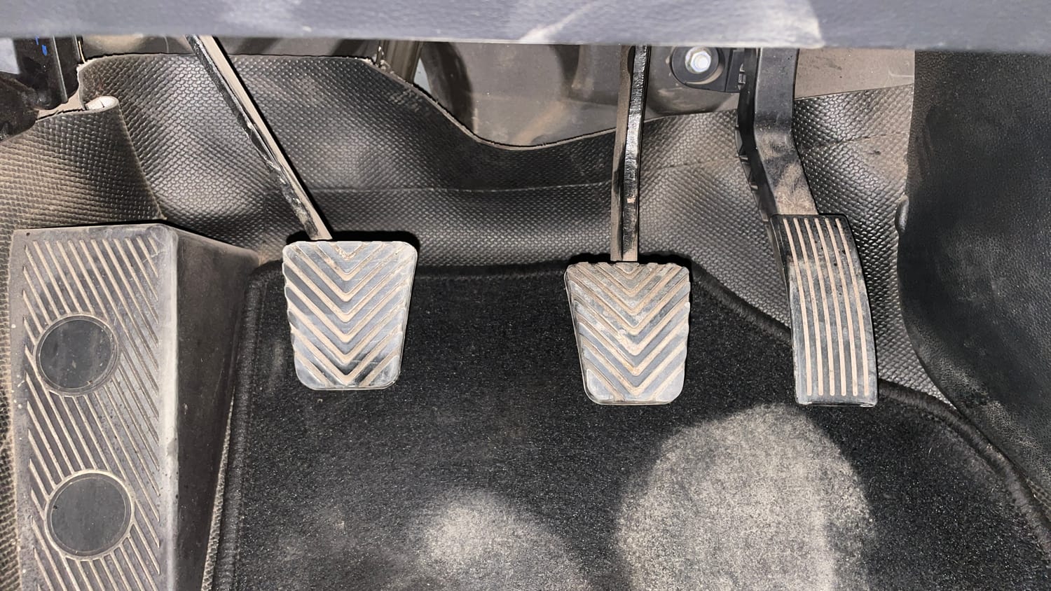 Used 2019 Hyundai Elite i20 Sportz Plus 1.2 Dual Tone Petrol Manual interior PEDALS VIEW