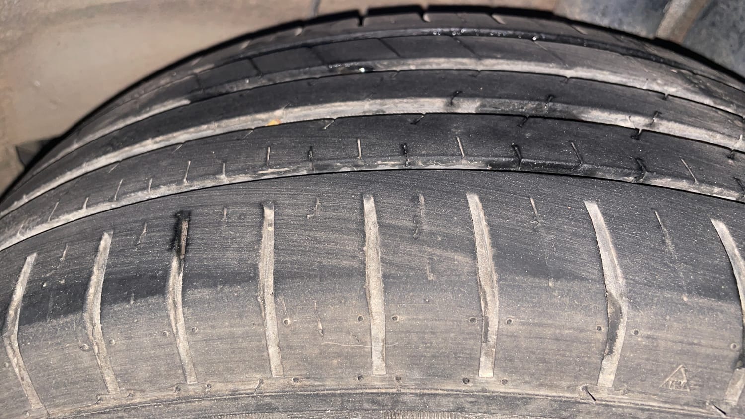 Used 2015 Hyundai Elite i20 Sportz 1.2 (O) Petrol Manual tyres LEFT REAR TYRE TREAD VIEW