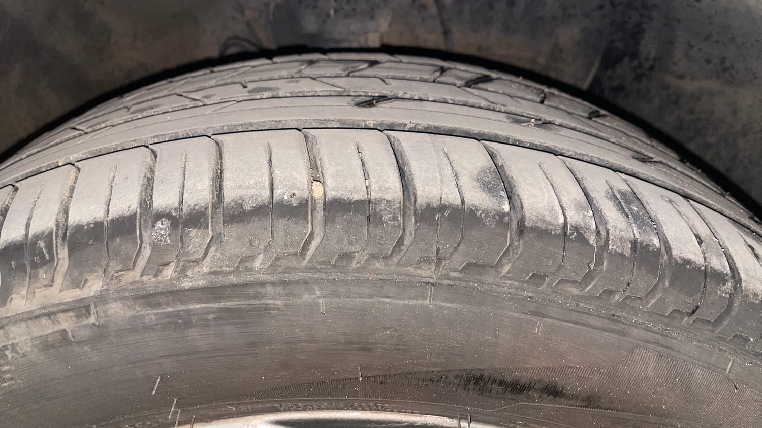Used 2019 Hyundai Elite i20 Asta 1.2 (O) Petrol Manual tyres RIGHT FRONT TYRE TREAD VIEW
