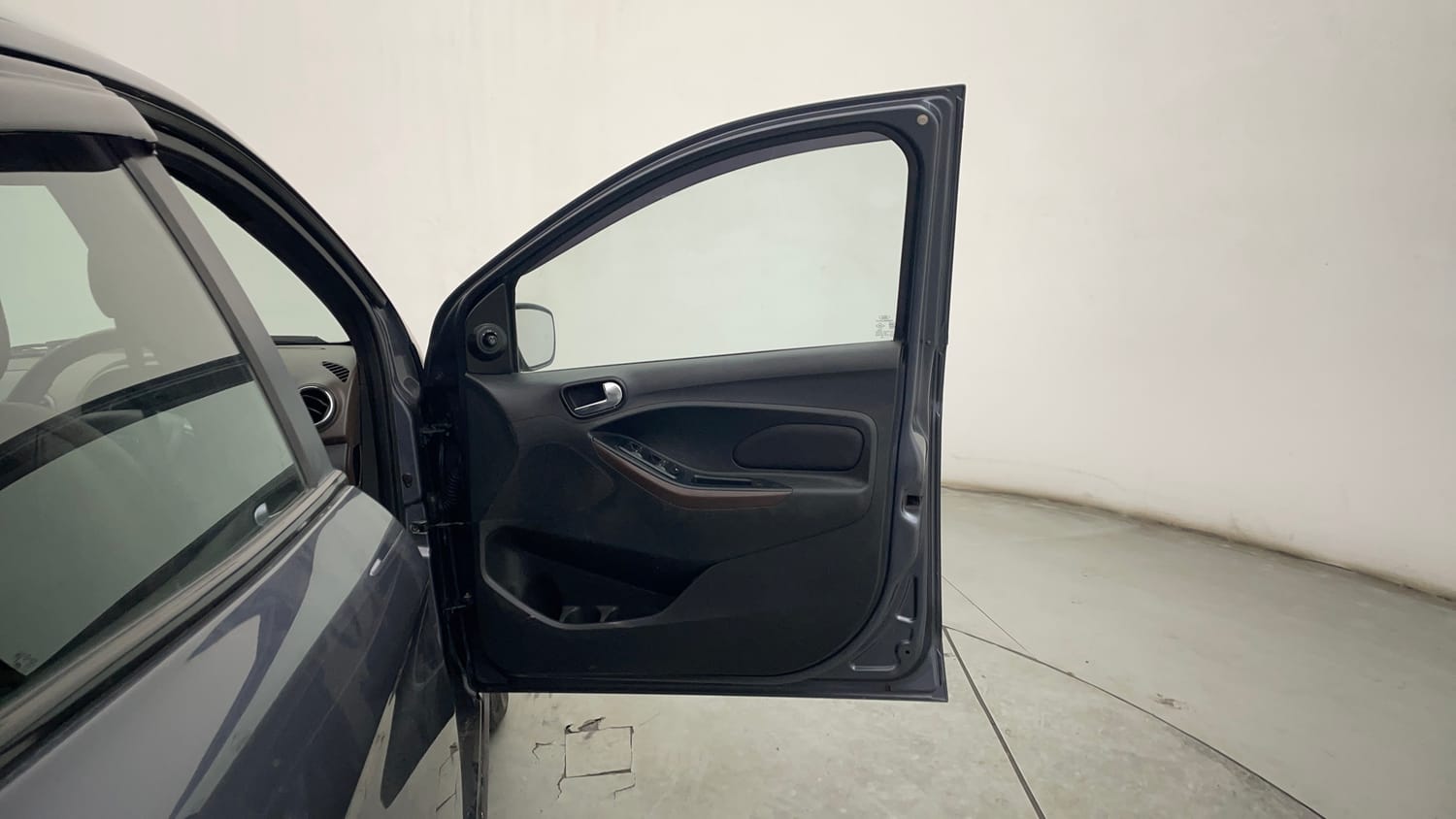 Used 2019 Ford Freestyle Titanium 1.2 Ti-VCT Petrol Manual interior RIGHT FRONT DOOR OPEN VIEW