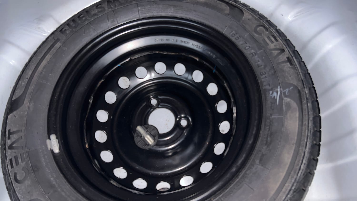 Used 2020 Datsun Redi-GO T(O) 1.0 AMT Petrol Automatic tyres SPARE TYRE VIEW