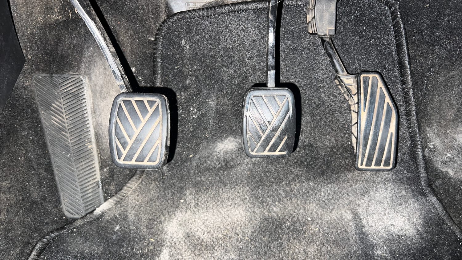 Used 2023 Maruti Suzuki XL6 Zeta MT CNG Cng Manual interior PEDALS VIEW