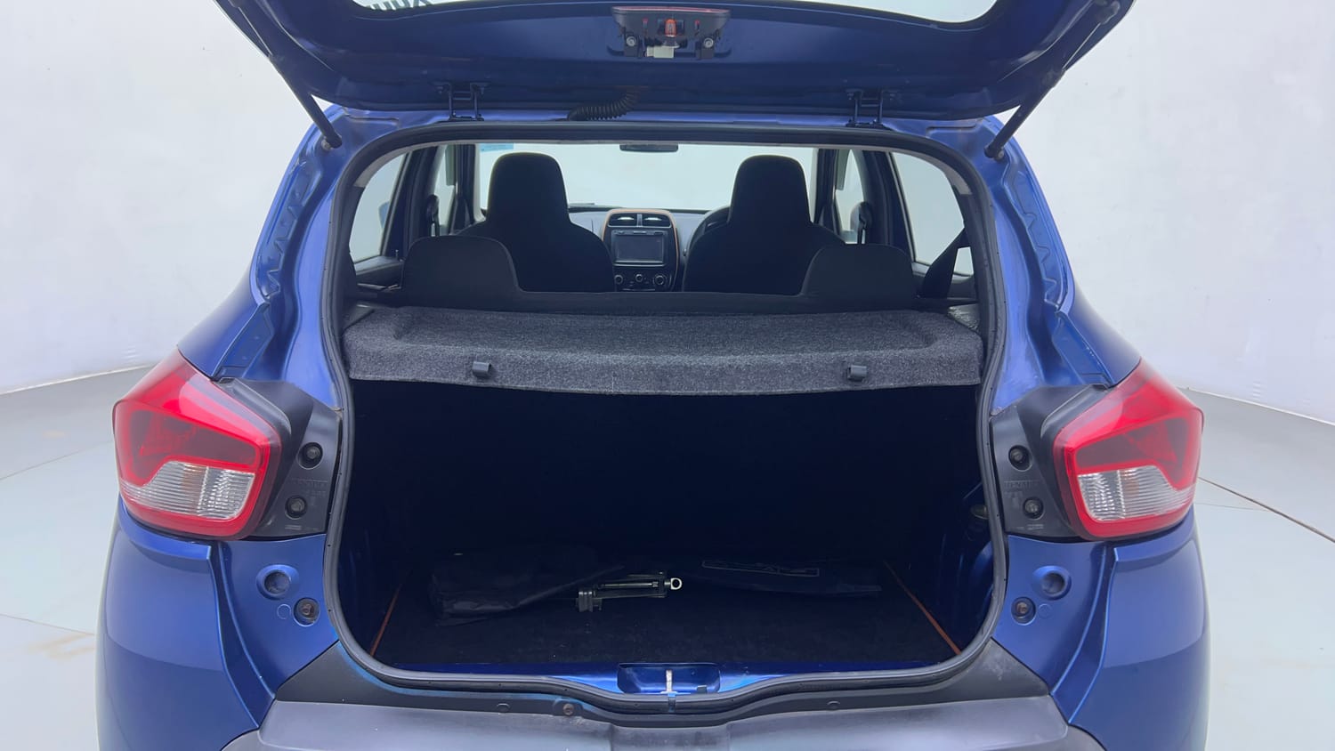 Used 2017 Renault Kwid CLIMBER 1.0 AMT Petrol Automatic interior DICKY INSIDE VIEW