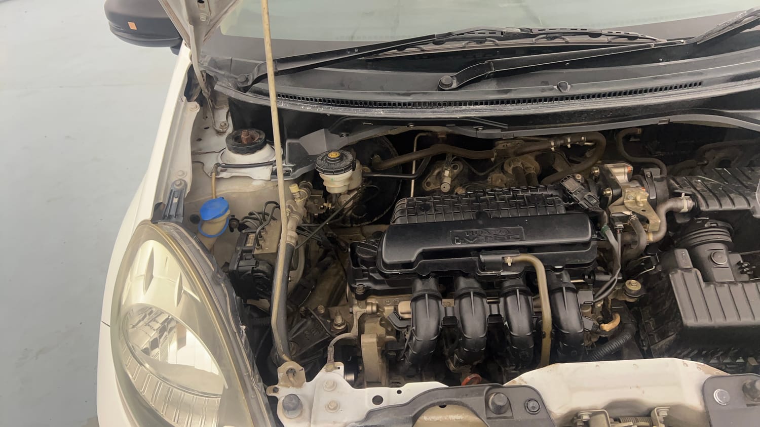 Used 2015 Honda Amaze 1.2 SX i-VTEC Petrol Manual engine ENGINE RIGHT SIDE VIEW