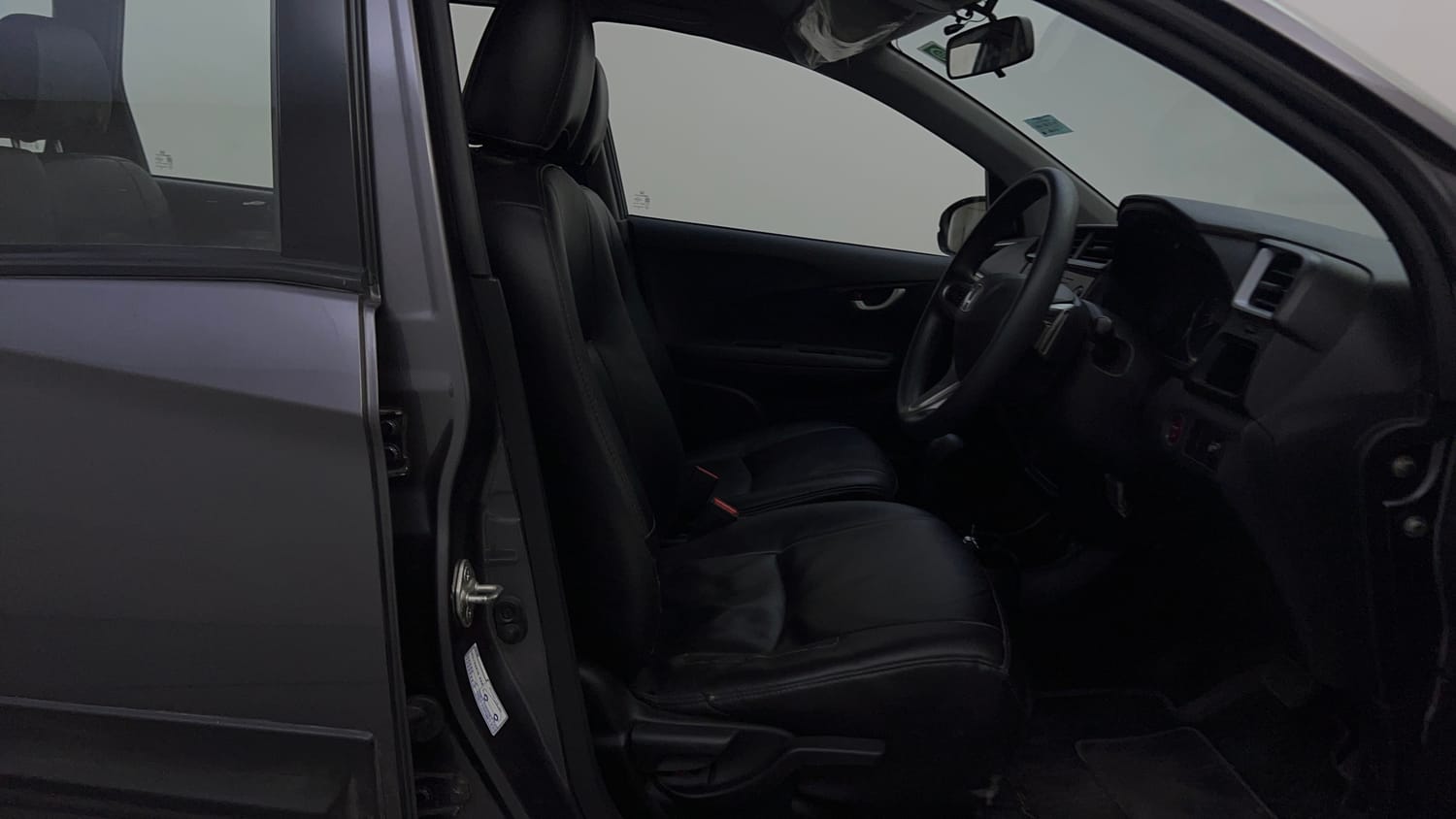 Used 2018 Honda BR-V V CVT Petrol Petrol Automatic interior RIGHT SIDE FRONT DOOR CABIN VIEW