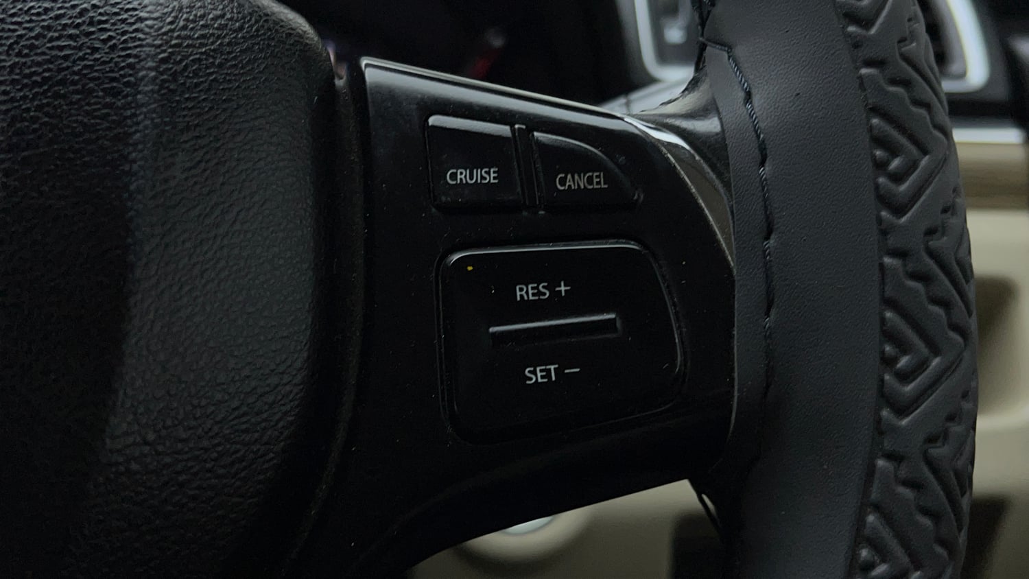 Used 2018 Maruti Suzuki Ciaz Alpha Hybrid 1.5 Petrol Manual top_features Cruise control