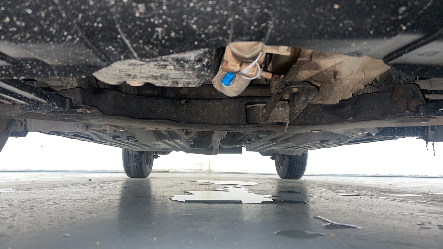 Used 2017 Maruti Suzuki Vitara Brezza LDi (O) Diesel Manual extra FRONT LEFT UNDERBODY VIEW