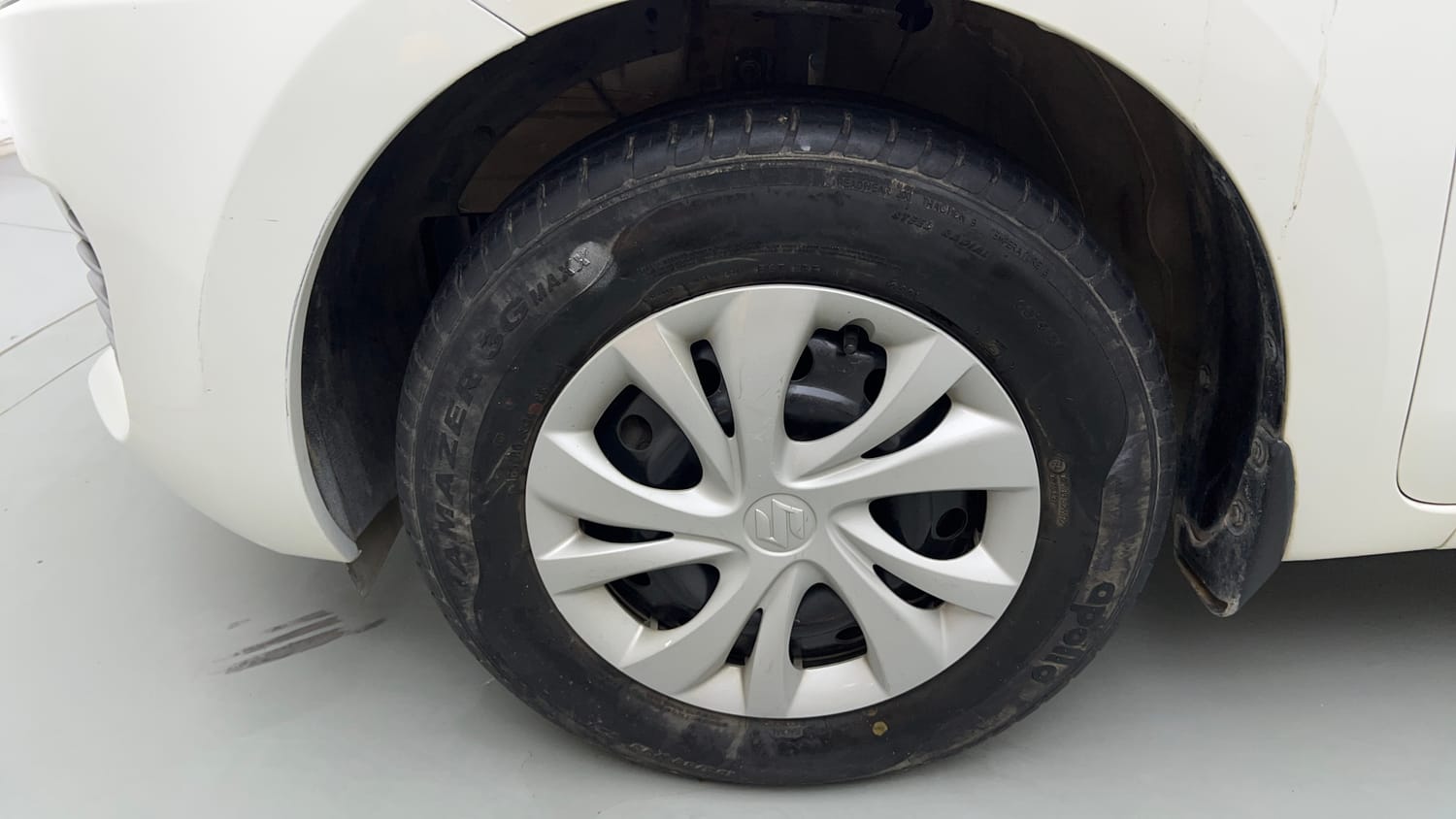 Used 2021 Maruti Suzuki Swift VXi Petrol Manual tyres LEFT FRONT TYRE RIM VIEW