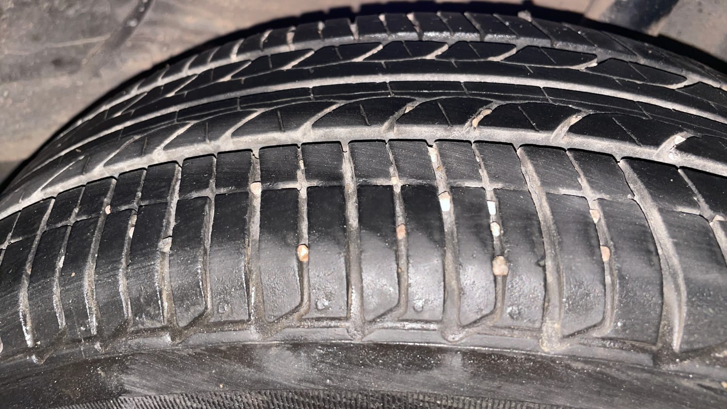 Used 2021 Tata Tiago XZ Plus Petrol Manual tyres LEFT REAR TYRE TREAD VIEW