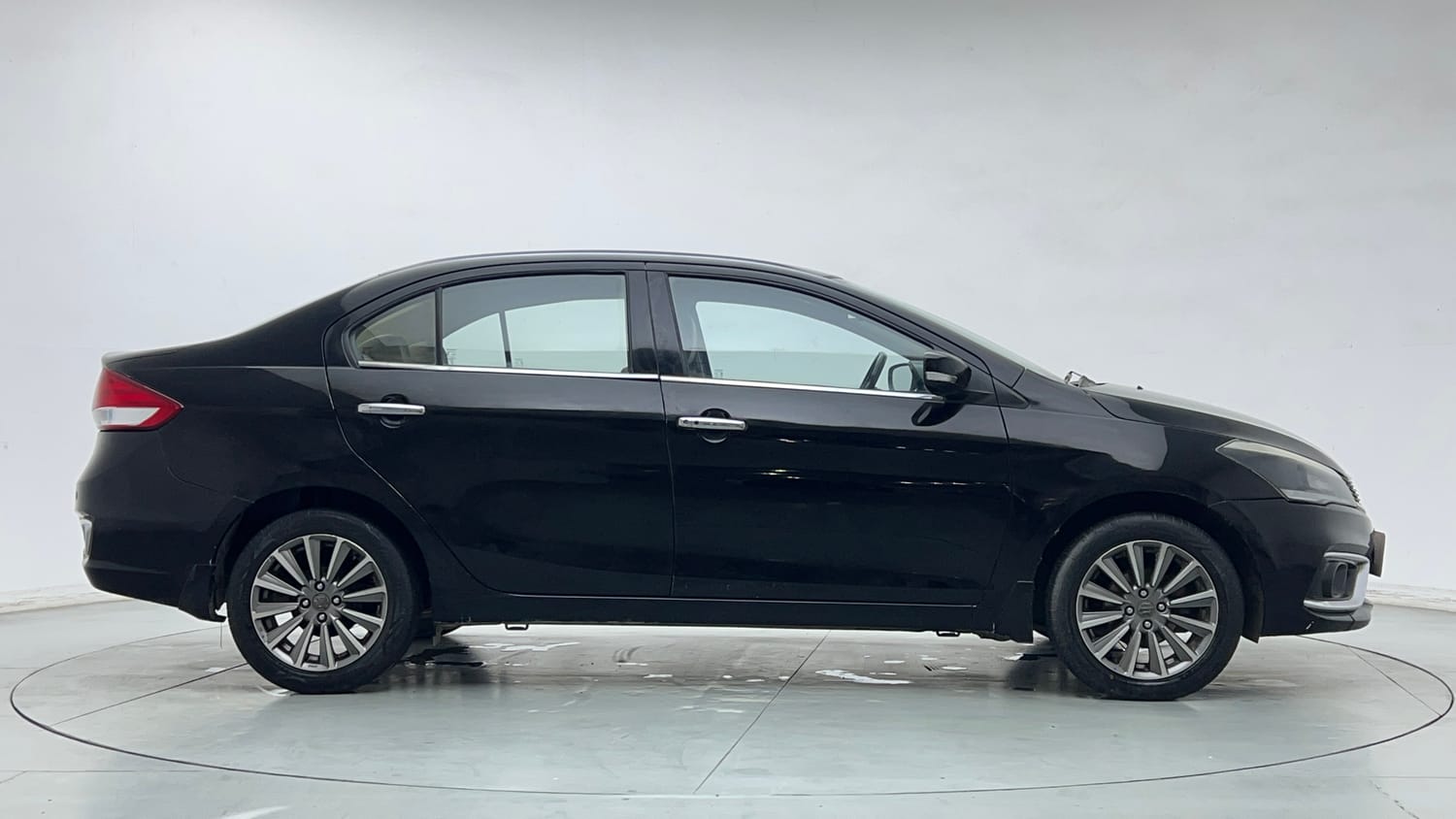 Used 2020 Maruti Suzuki Ciaz Alpha 1.5 AT Petrol Automatic exterior RIGHT SIDE VIEW