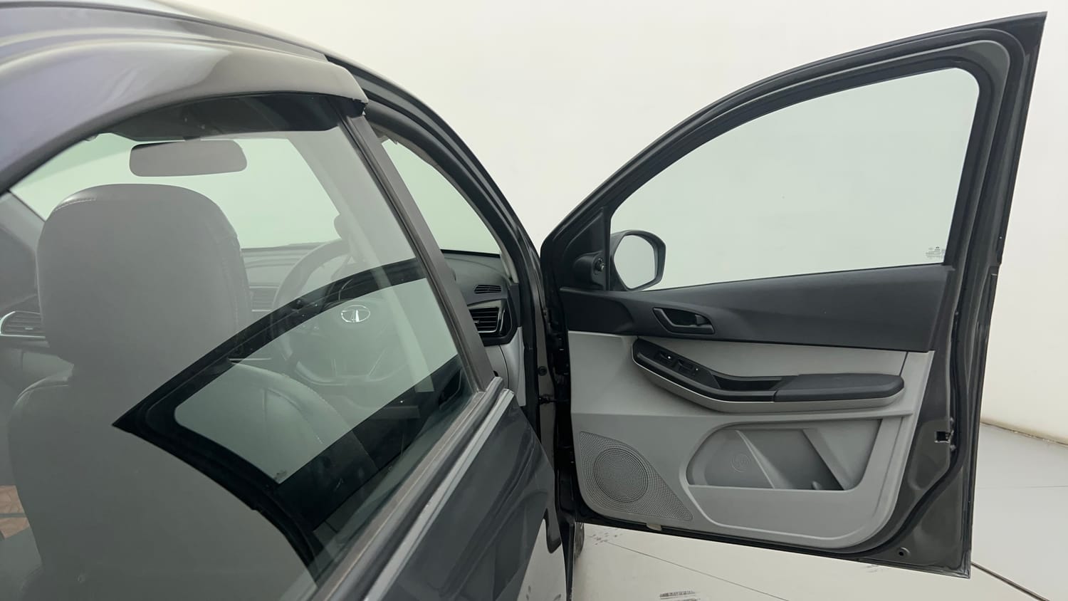 Used 2022 Tata Tiago XT CNG Cng Manual interior RIGHT FRONT DOOR OPEN VIEW