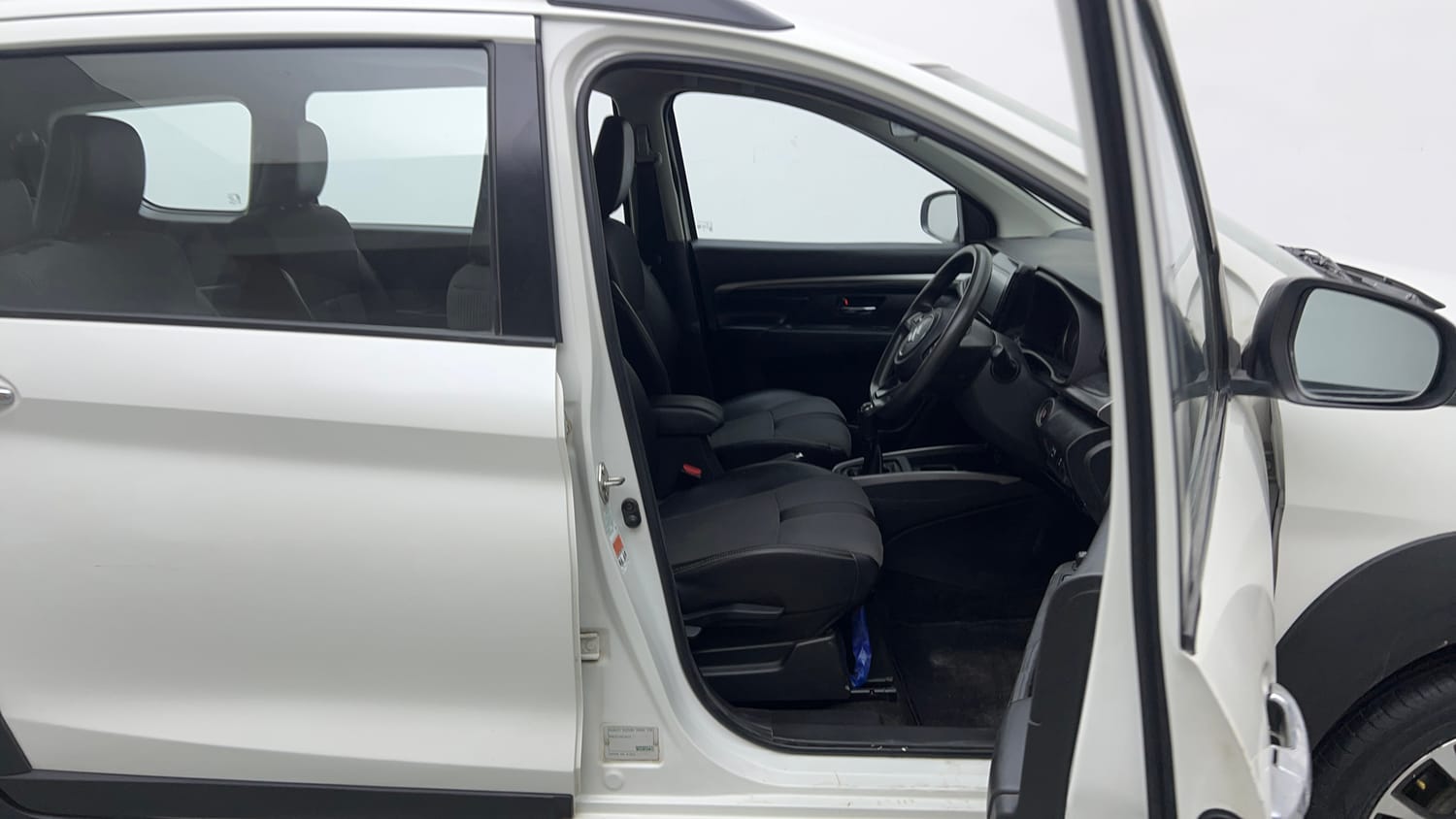 Used 2023 Maruti Suzuki XL6 Zeta MT CNG Cng Manual interior RIGHT SIDE FRONT DOOR CABIN VIEW