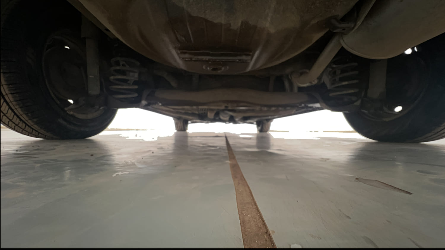 Used 2015 Honda Amaze 1.2 S i-VTEC Petrol Manual extra REAR UNDERBODY VIEW (TAKEN FROM REAR)