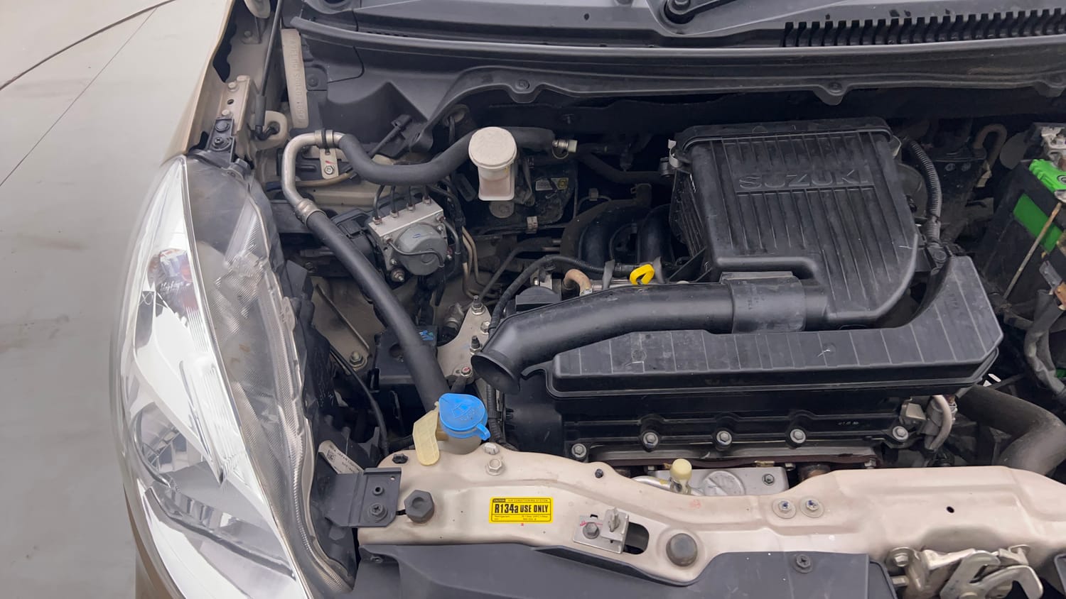 Used 2016 Maruti Suzuki Ertiga ZXI Petrol Manual engine ENGINE RIGHT SIDE VIEW