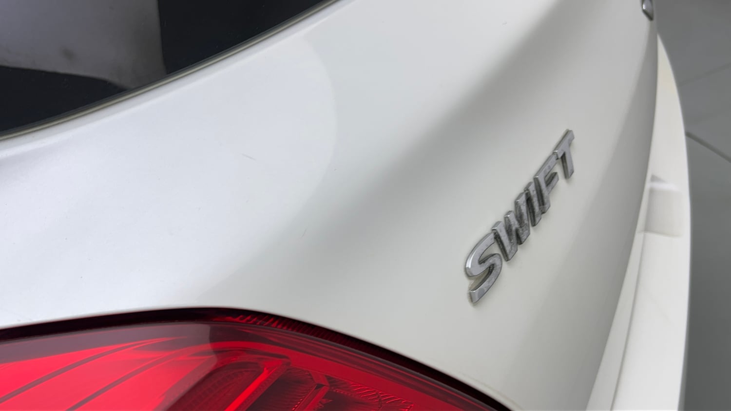 Used 2021 Maruti Suzuki Swift VXi Petrol Manual dents MINOR DENT