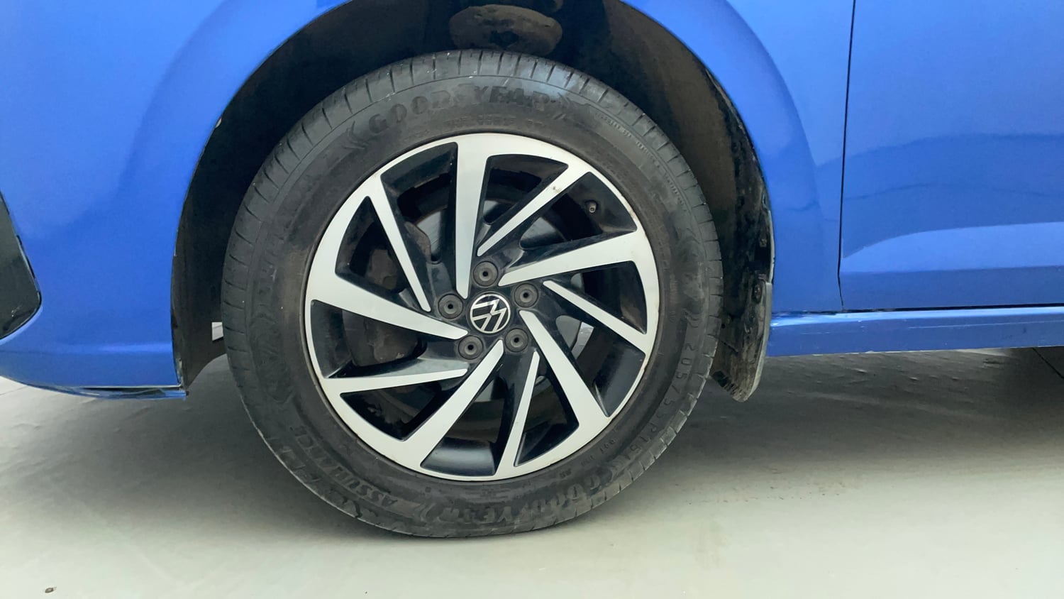 Used 2023 Volkswagen Virtus Topline 1.0 TSI MT Petrol Manual tyres LEFT FRONT TYRE RIM VIEW