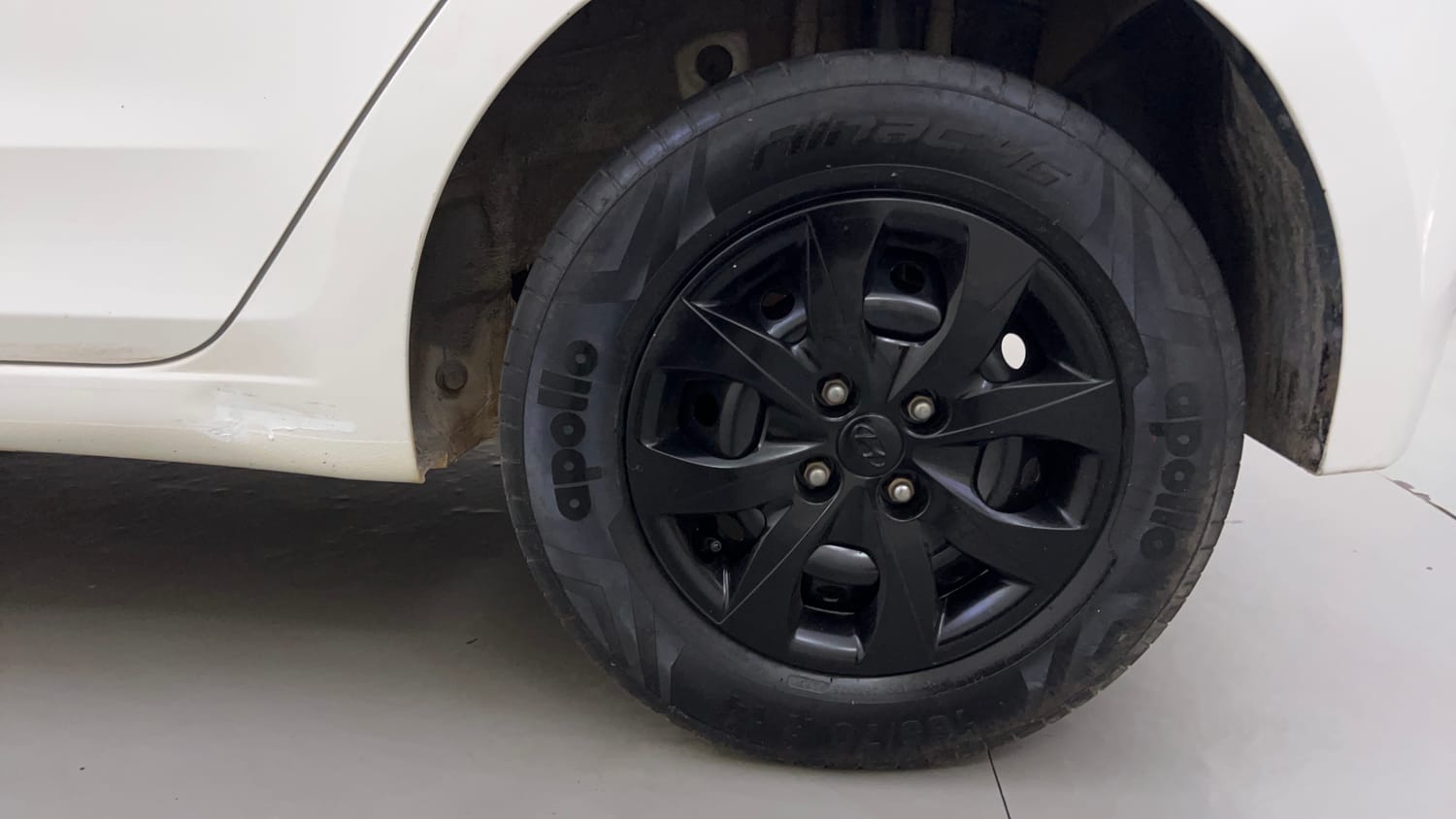 Used 2018 Hyundai Elite i20 Sportz 1.2 Petrol Manual tyres LEFT REAR TYRE RIM VIEW