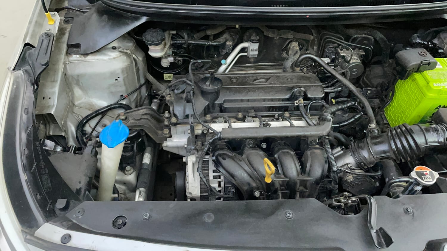 Used 2015 Hyundai Elite i20 Sportz 1.2 (O) Petrol Manual engine ENGINE RIGHT SIDE VIEW