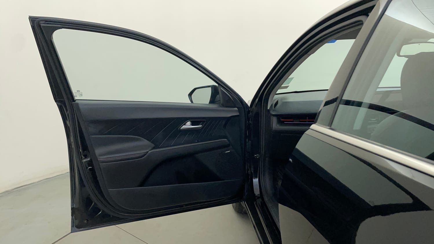 Used 2024 Hyundai Verna SX (O) 1.5 Turbo Petrol DCT Petrol Automatic interior LEFT FRONT DOOR OPEN VIEW
