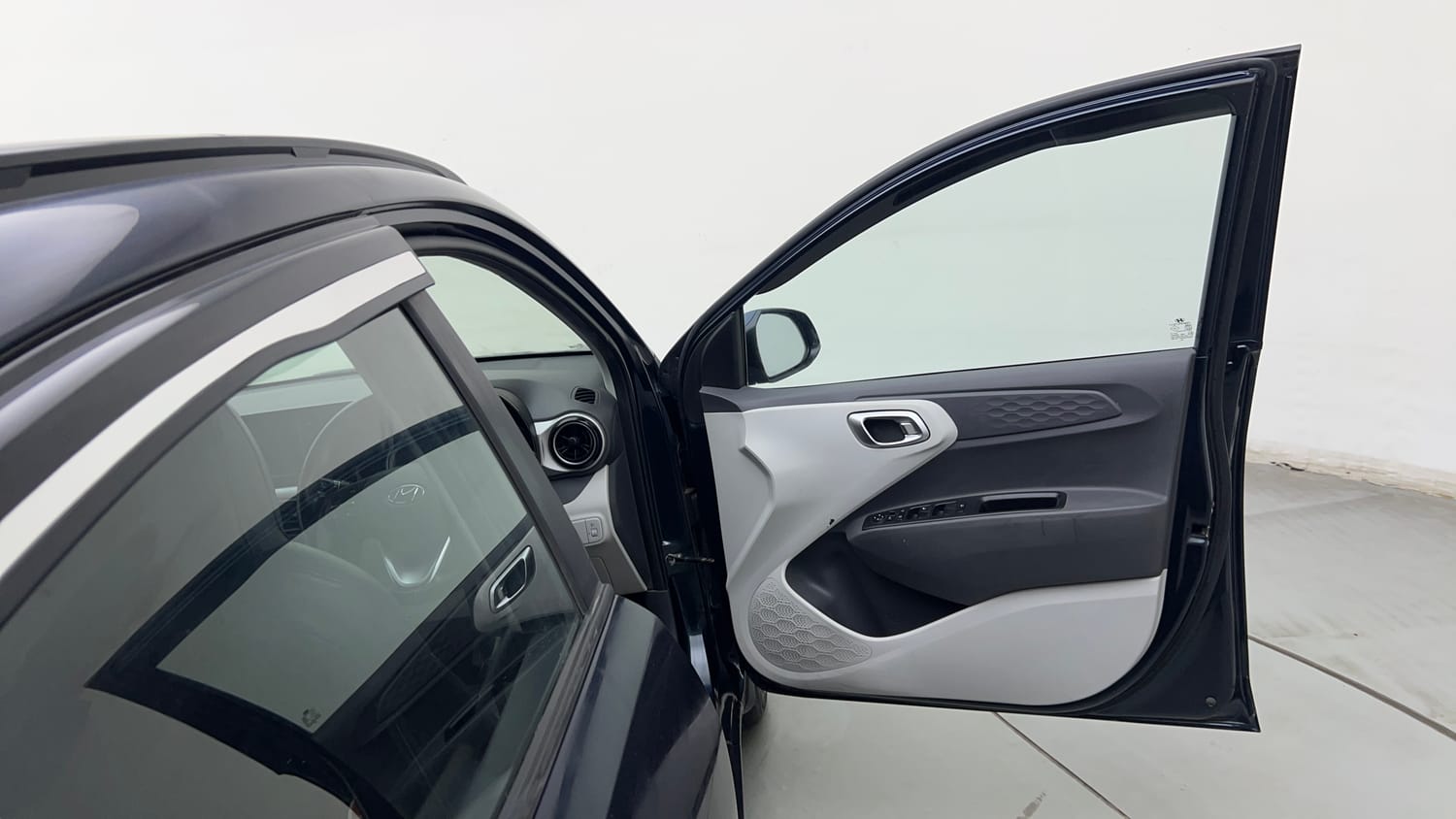 Used 2022 Hyundai Grand i10 Nios Sportz 1.2 Kappa VTVT Petrol Manual interior RIGHT FRONT DOOR OPEN VIEW