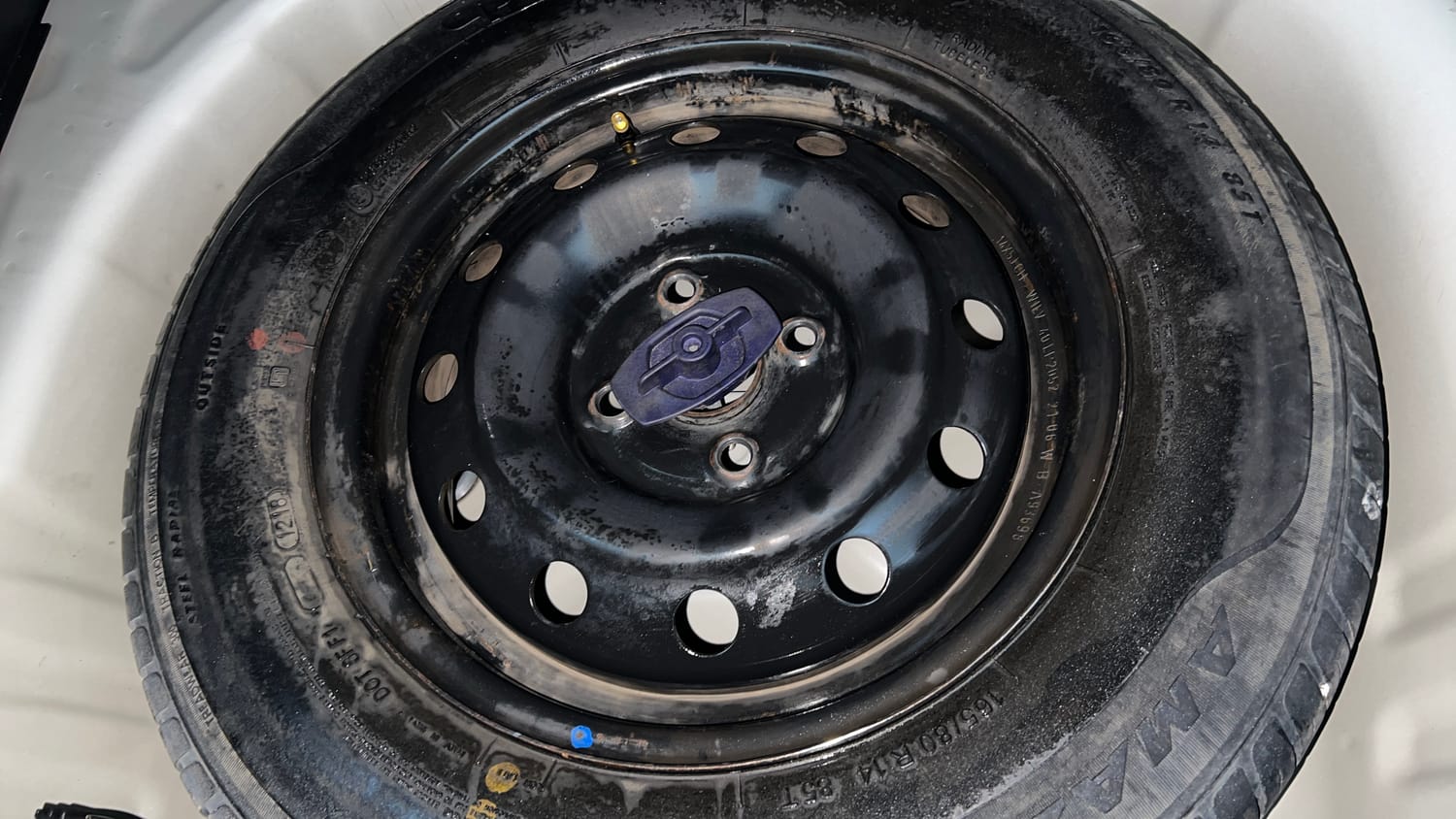Used 2021 Maruti Suzuki Swift VXi Petrol Manual tyres SPARE TYRE VIEW