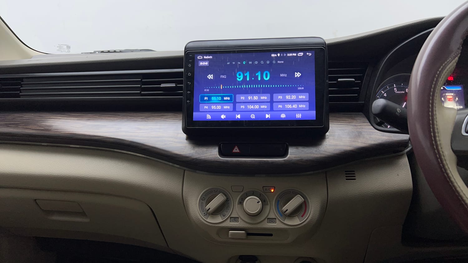 Used 2022 Maruti Suzuki New Ertiga VXi Petrol Manual top_features Integrated (in-dash) music system