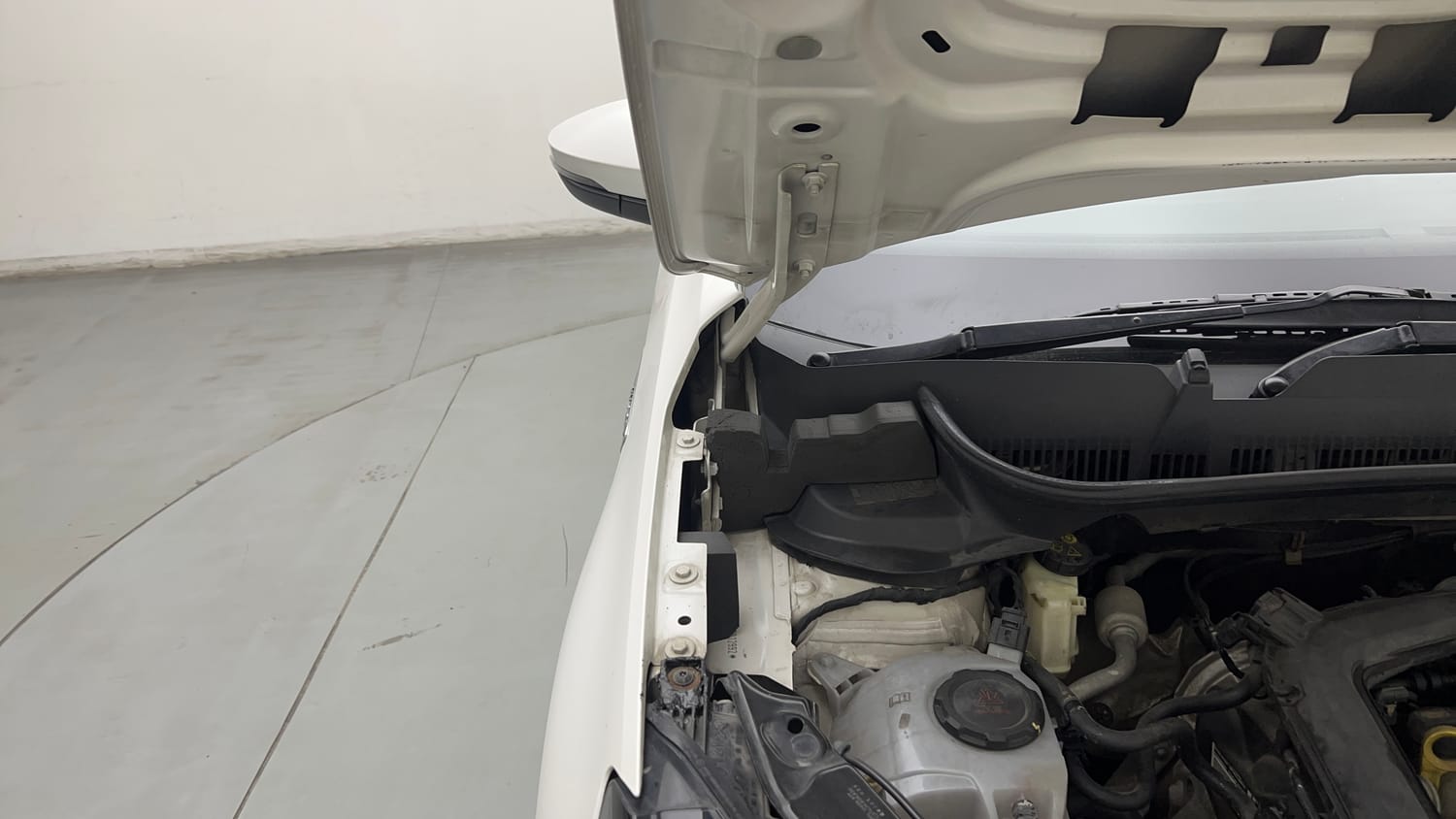 Used 2021 Skoda Kushaq Ambition 1.0L TSI MT Petrol Manual engine ENGINE RIGHT SIDE HINGE & APRON VIEW