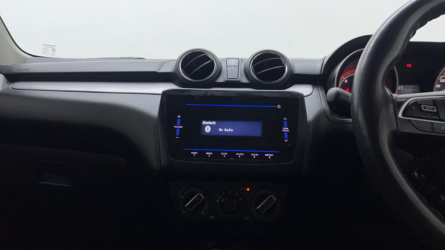 Used 2021 Maruti Suzuki Swift VXi Petrol Manual interior MUSIC SYSTEM & AC CONTROL VIEW