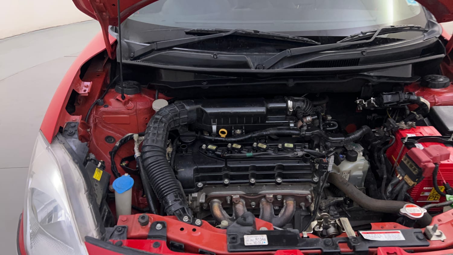 Used 2019 Maruti Suzuki Swift VXi AMT Petrol Automatic engine ENGINE RIGHT SIDE HINGE & APRON VIEW