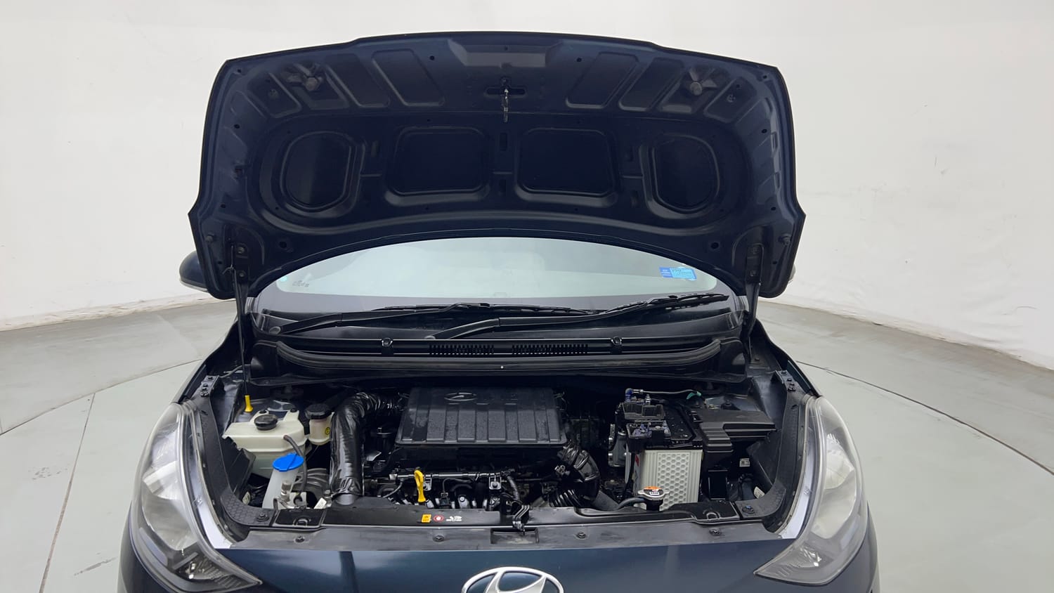 Used 2022 Hyundai Grand i10 Nios Sportz 1.2 Kappa VTVT Petrol Manual engine ENGINE & BONNET OPEN FRONT VIEW