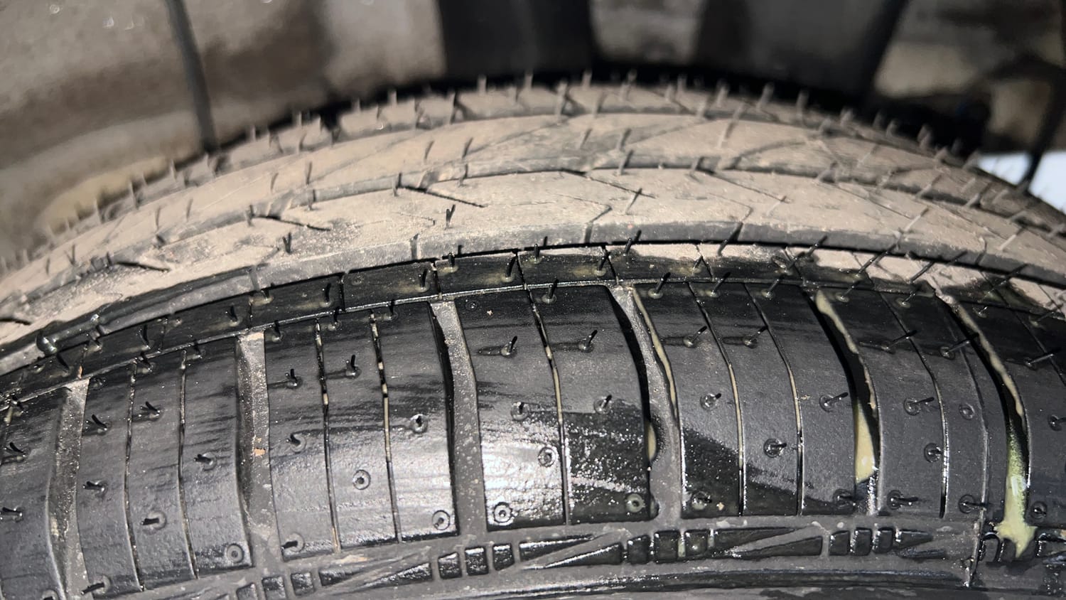 Used 2017 Hyundai Grand i10 Asta 1.2 Kappa VTVT Petrol Manual tyres LEFT REAR TYRE TREAD VIEW