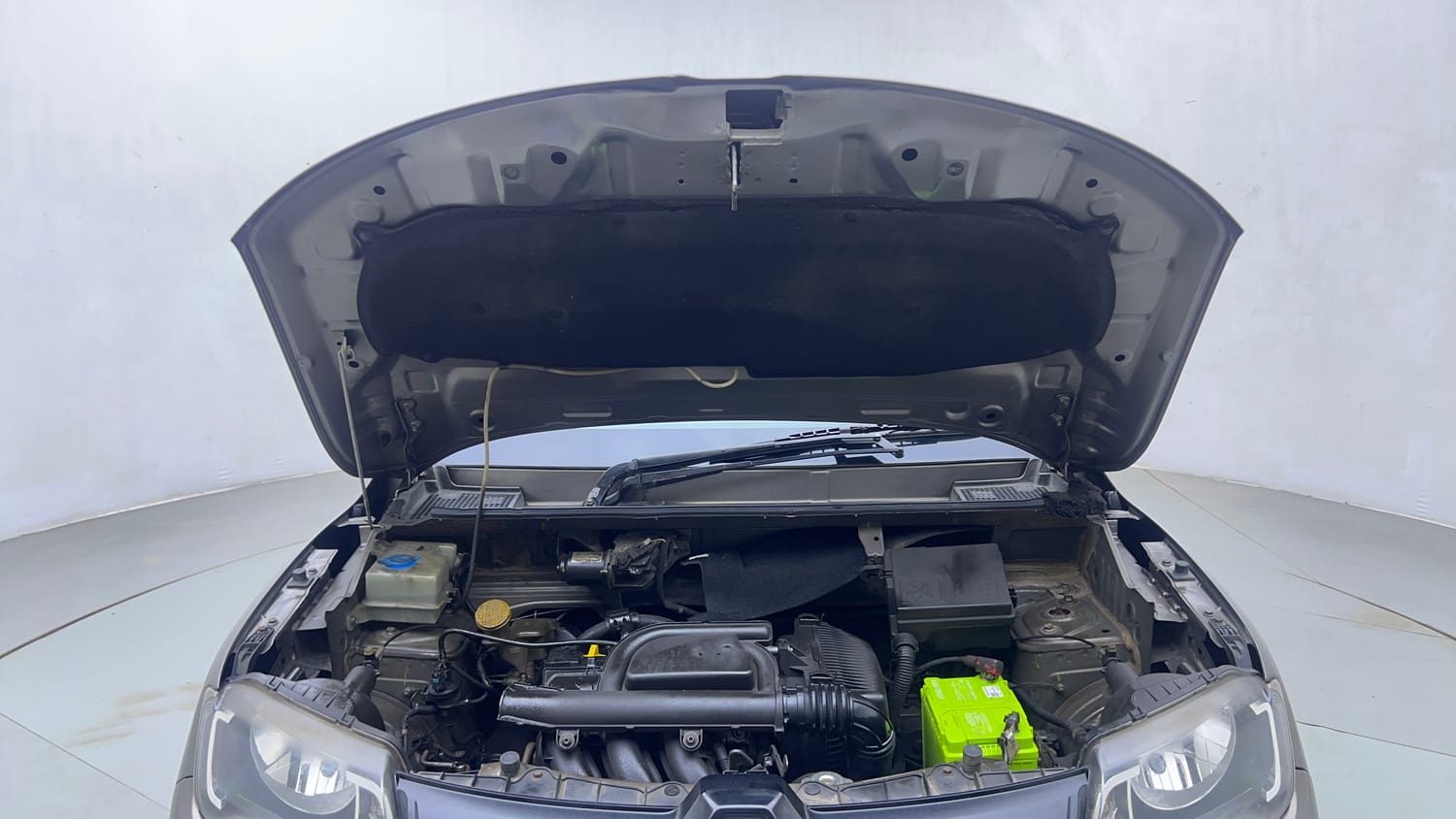 Used 2019 Renault Kwid RXT Opt Petrol Manual engine ENGINE & BONNET OPEN FRONT VIEW
