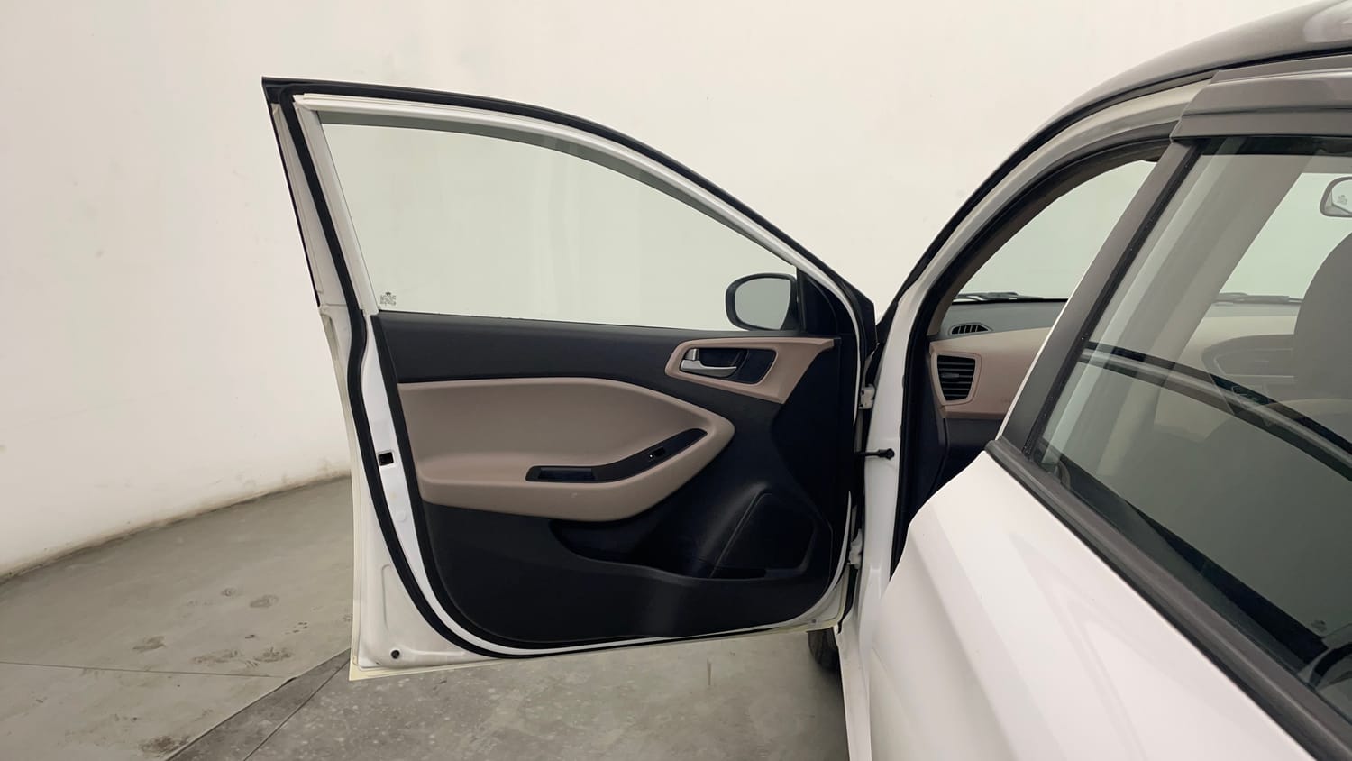 Used 2019 Hyundai Elite i20 Asta 1.2 (O) Petrol Manual interior LEFT FRONT DOOR OPEN VIEW