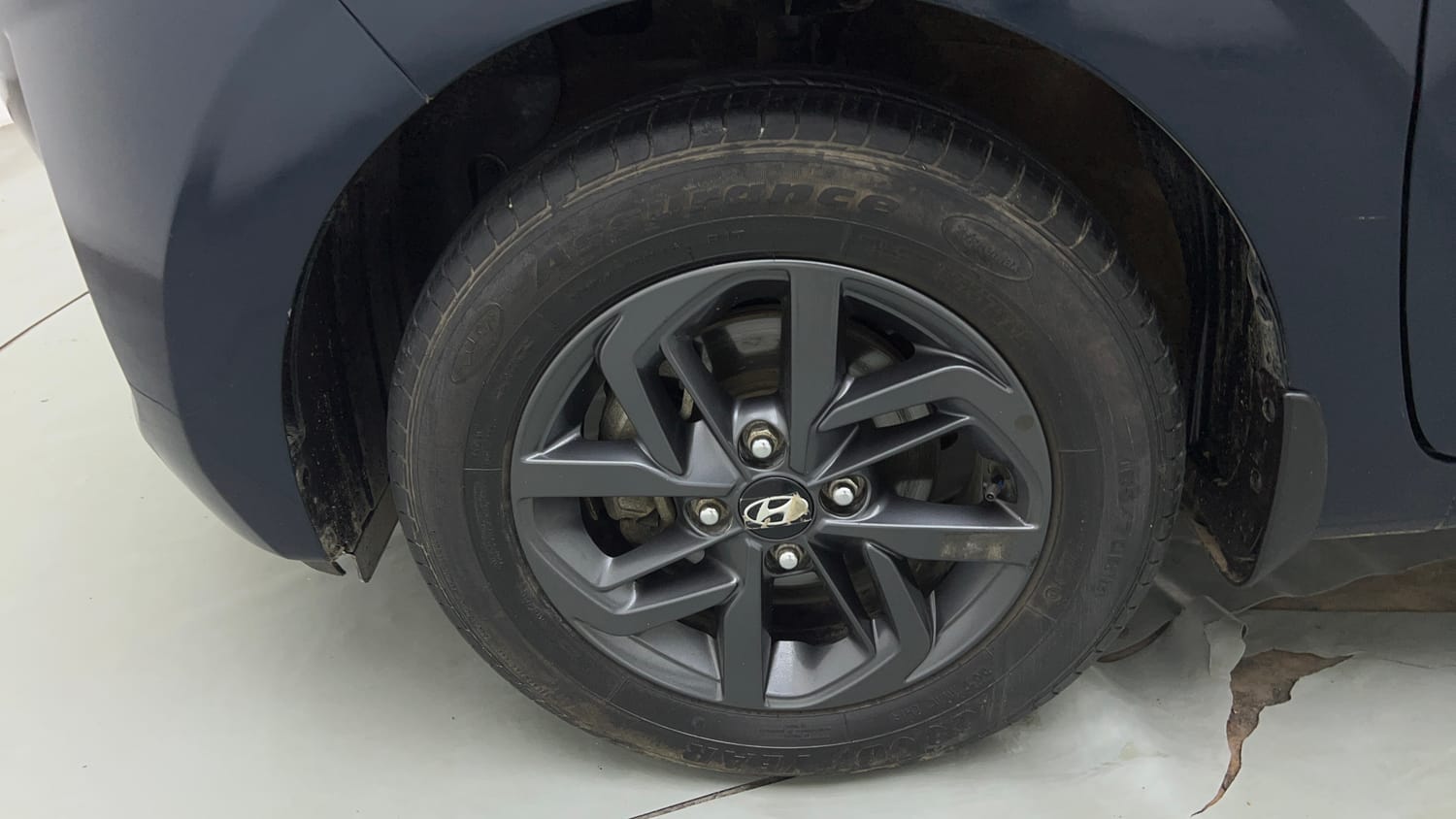 Used 2022 Hyundai Grand i10 Nios Sportz 1.2 Kappa VTVT Petrol Manual tyres LEFT FRONT TYRE RIM VIEW