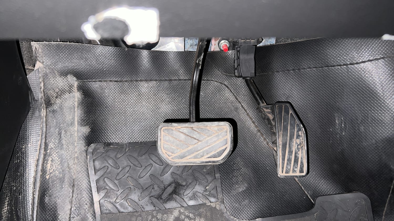 Used 2019 Maruti Suzuki Swift VXi AMT Petrol Automatic interior PEDALS VIEW