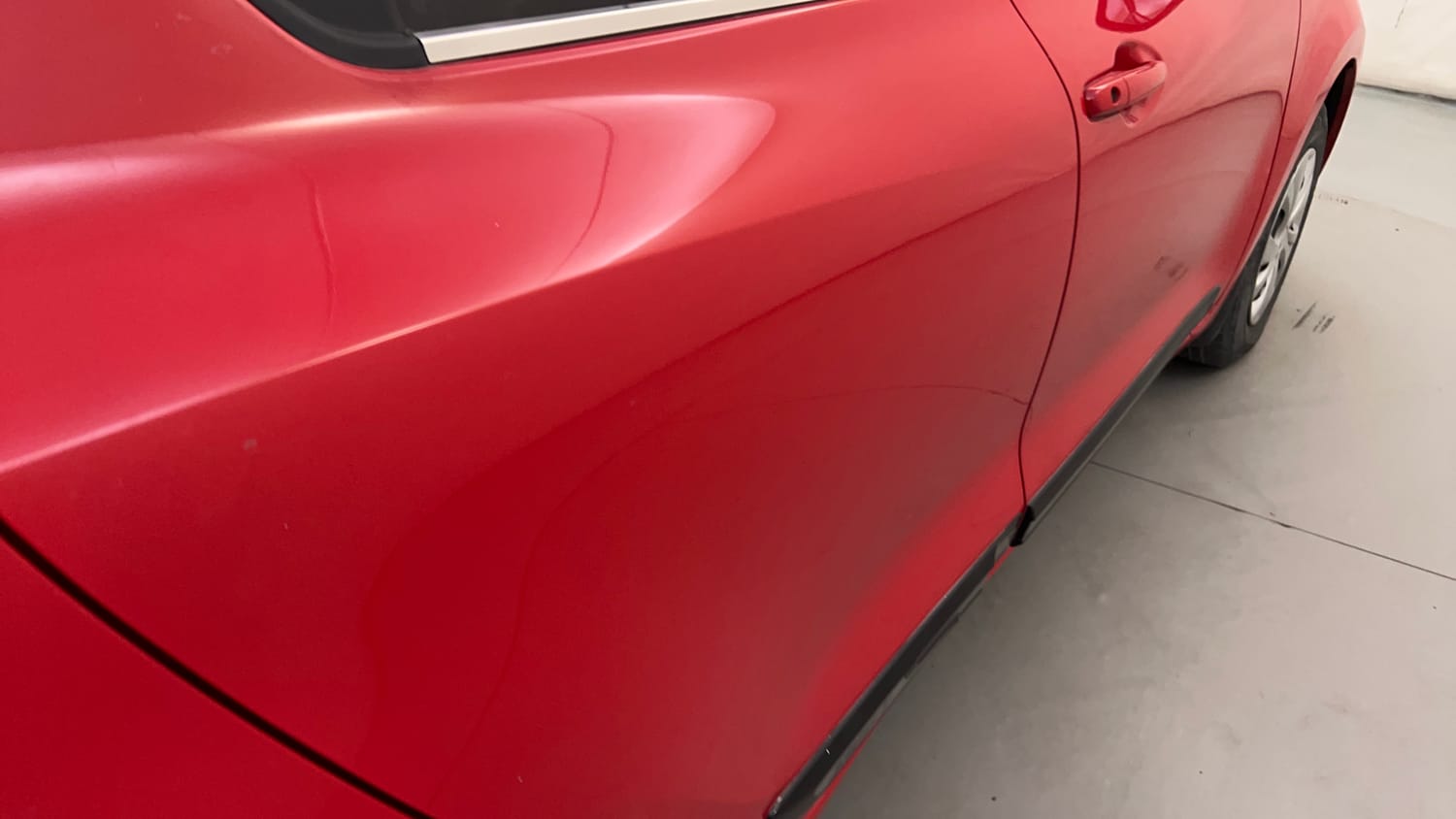 Used 2019 Maruti Suzuki Swift VXi AMT Petrol Automatic dents MINOR SCRATCH
