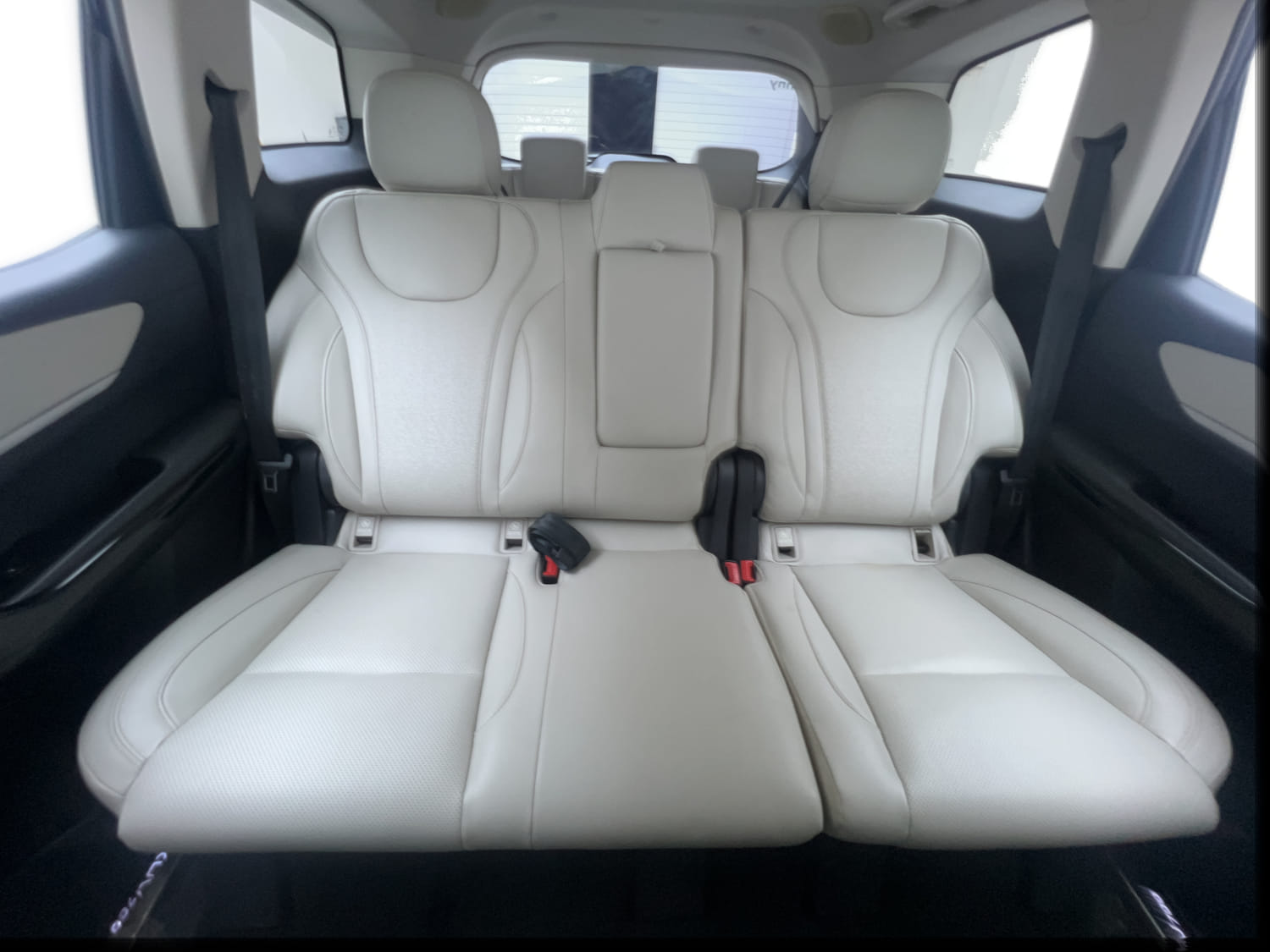 Used 2021 Mahindra XUV700 AX 7 Petrol AT Luxury Pack 7 STR Petrol Automatic interior REAR SEAT CONDITION VIEW