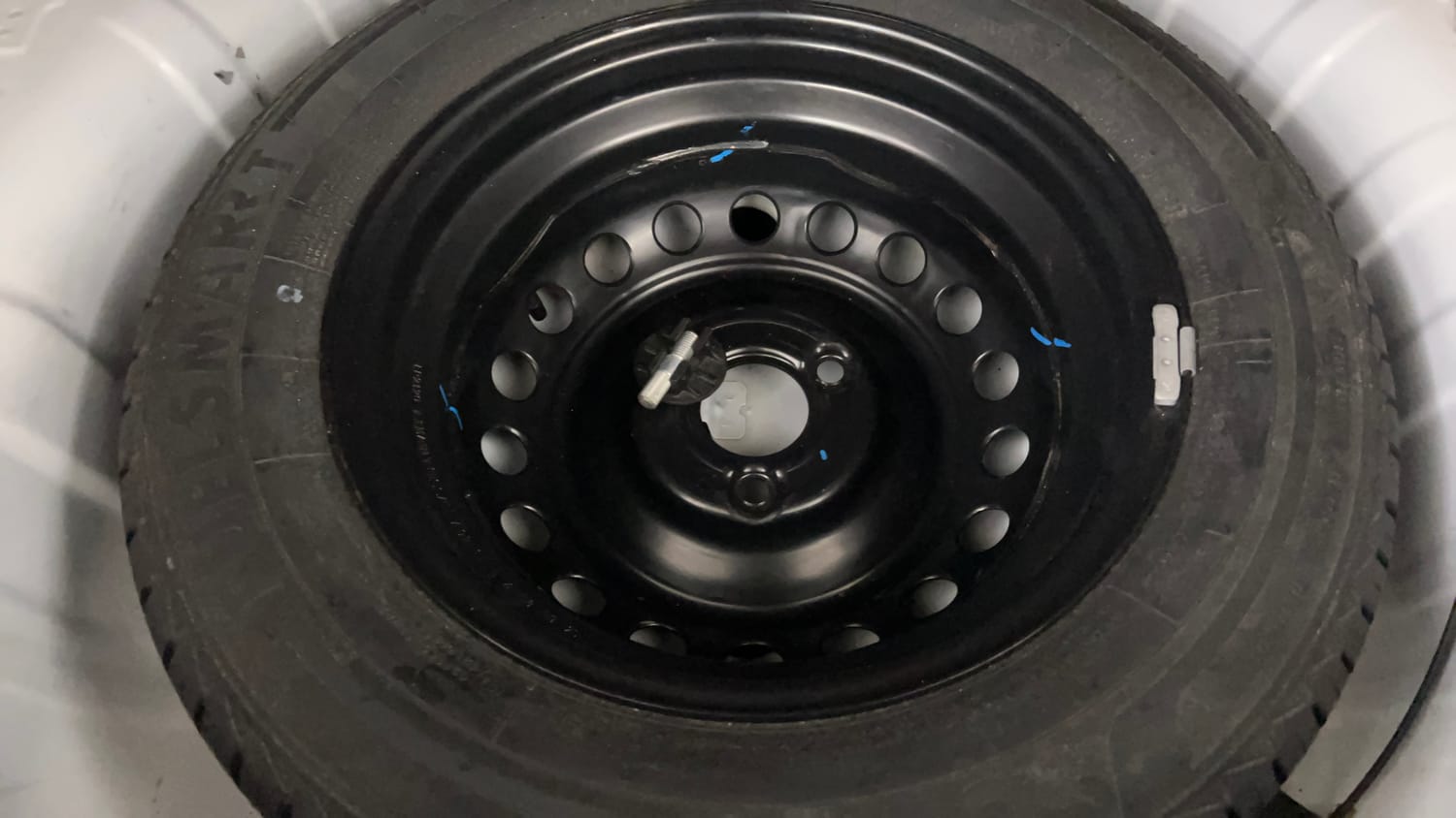 Used 2020 Renault Kwid RXL Petrol Manual tyres SPARE TYRE VIEW